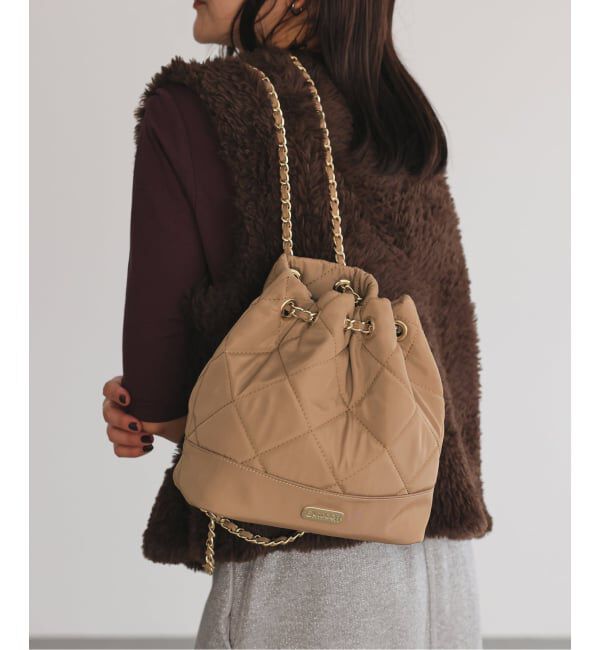 SLOBE IENA「OUTDOOR/アウトドア SLOBE別注 キルティングチェーンリュック」|リュック|キャメル