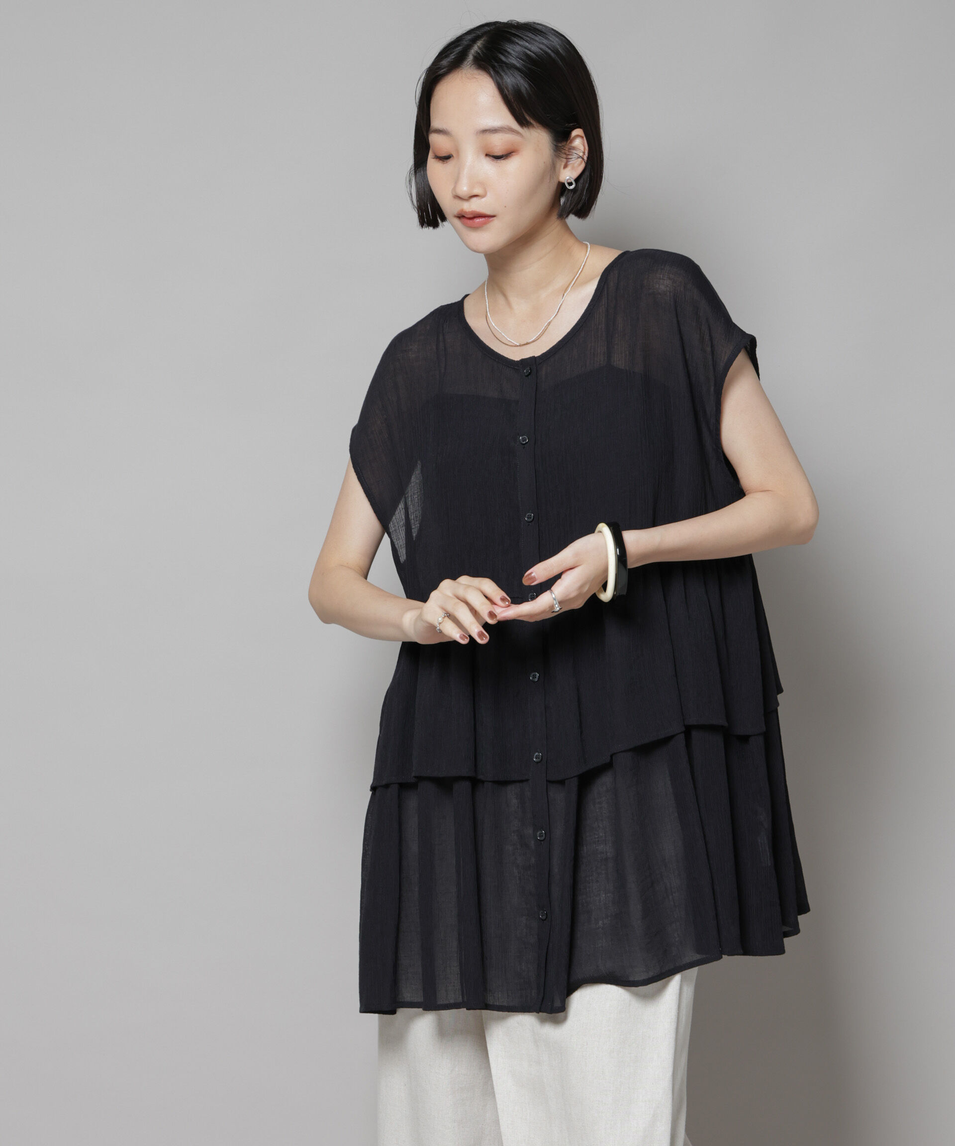 nano･universe「前後2wayシアー楊柳ノースリーブティアードブラウス」|シャツ・ブラウス|ブラック