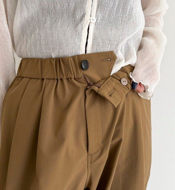 fredy emue「2タックバレルパンツ」|チノ|
