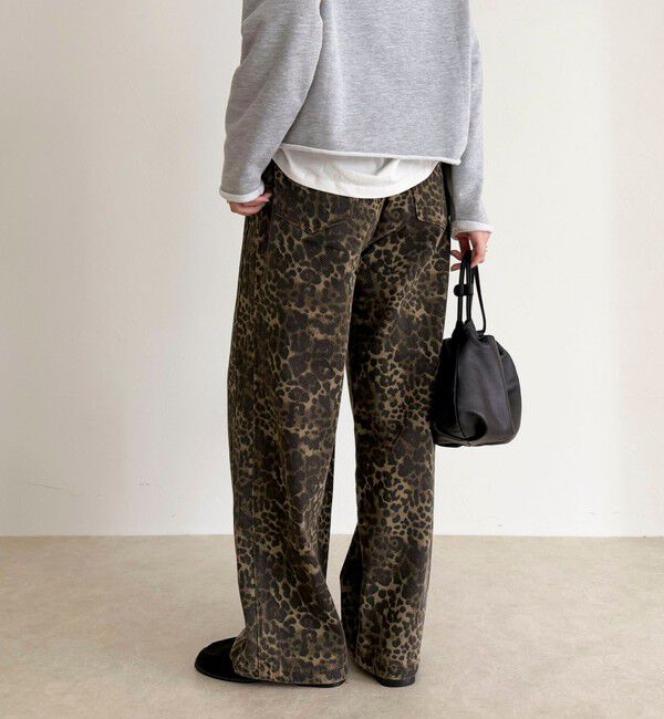 fredy emue「コットンツイルストレートパンツ」|チノ|