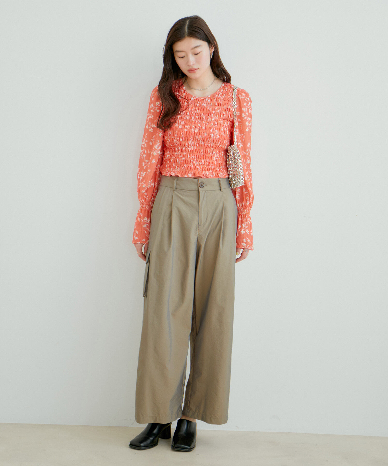 VIS「【セットアップ対応】タックギャザーワイドカーゴパンツ」|カーゴ|