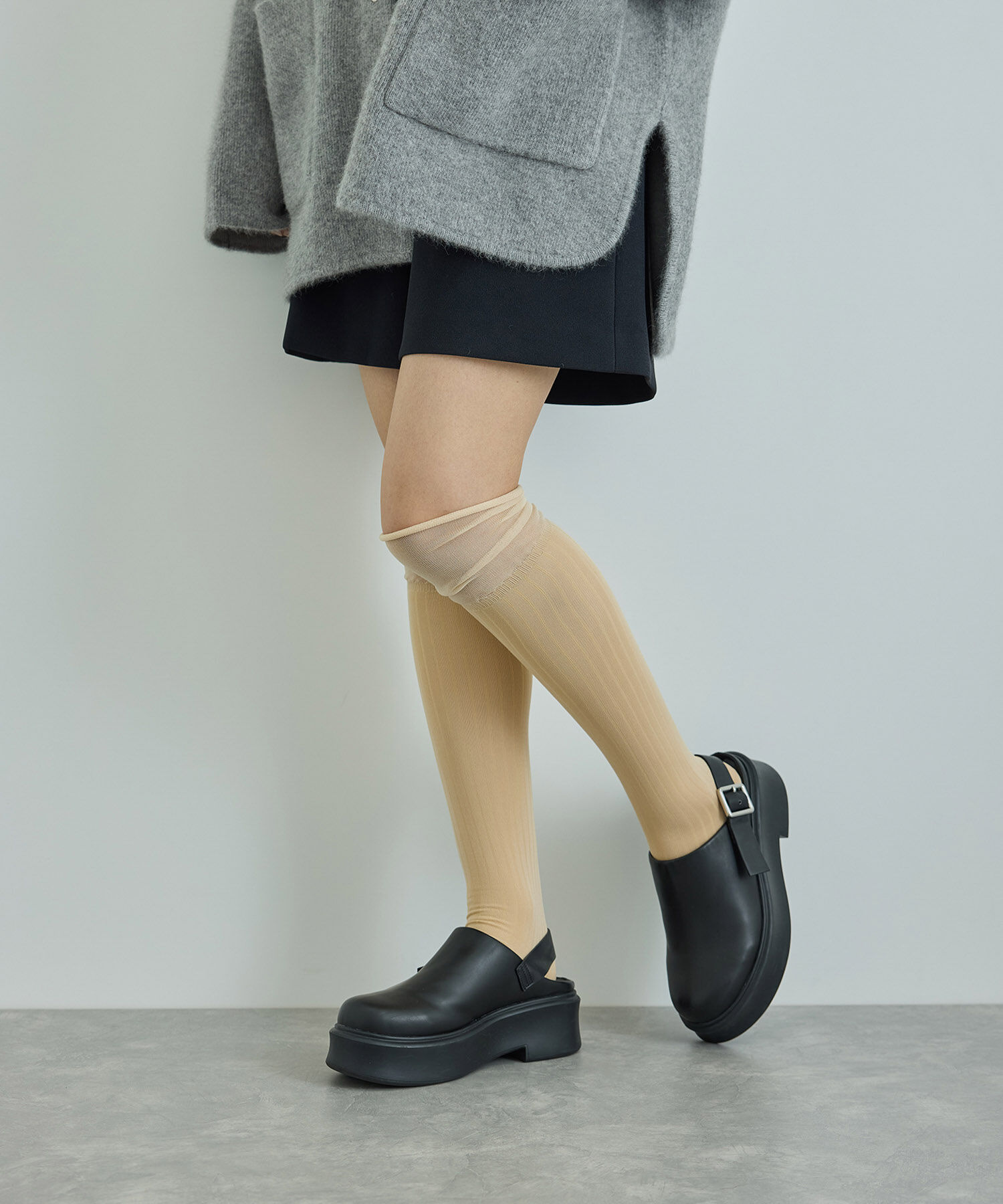 ADAM ET ROPE'「キリカエルーズニーハイソックス」|ソックス|