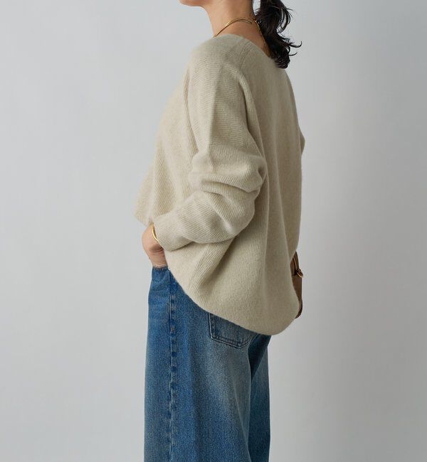  「【抜け感シルエット】ヘアリーウール片畦Vネックニット」|ニット・セーター|