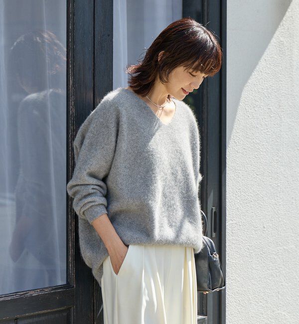  「【抜け感シルエット】ヘアリーウール片畦Vネックニット」|ニット・セーター|
