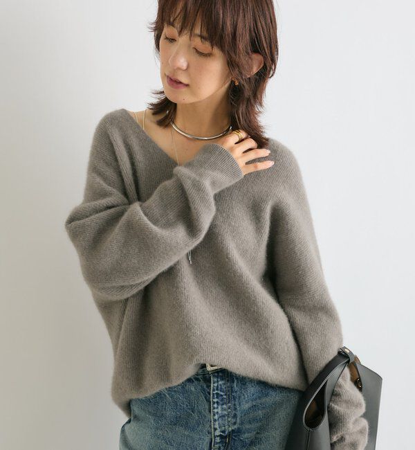  「【抜け感シルエット】ヘアリーウール片畦Vネックニット」|ニット・セーター|