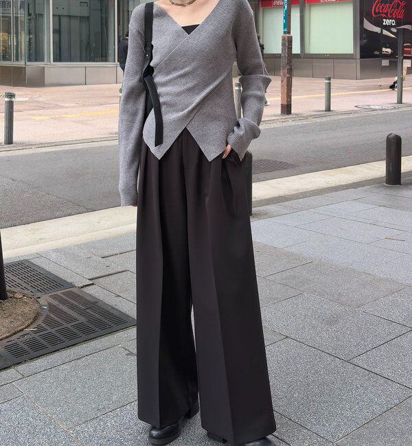  「【新色/ライトベージュ・グレー】クロスVネックニット」|ニット・セーター|