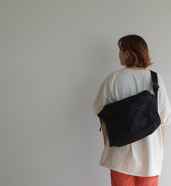 ABAHOUSE「【NoiR / ノアール】レインカバー付き PC対応 撥水 メッセンジャーバッグ」|ショルダー・メッセンジャー|ブラック系その他1