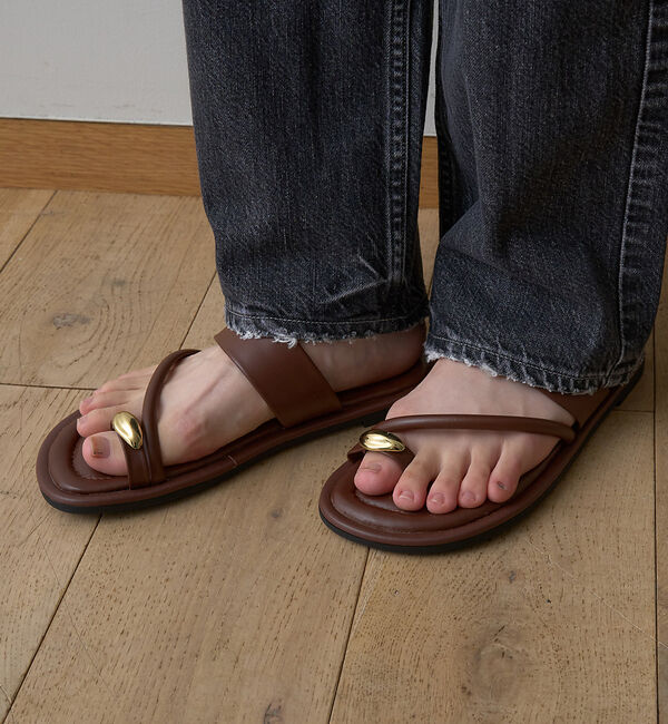 Rouge vif「【REMME/レメ】サムリングフラットサンダル」|サンダル|ブラウン