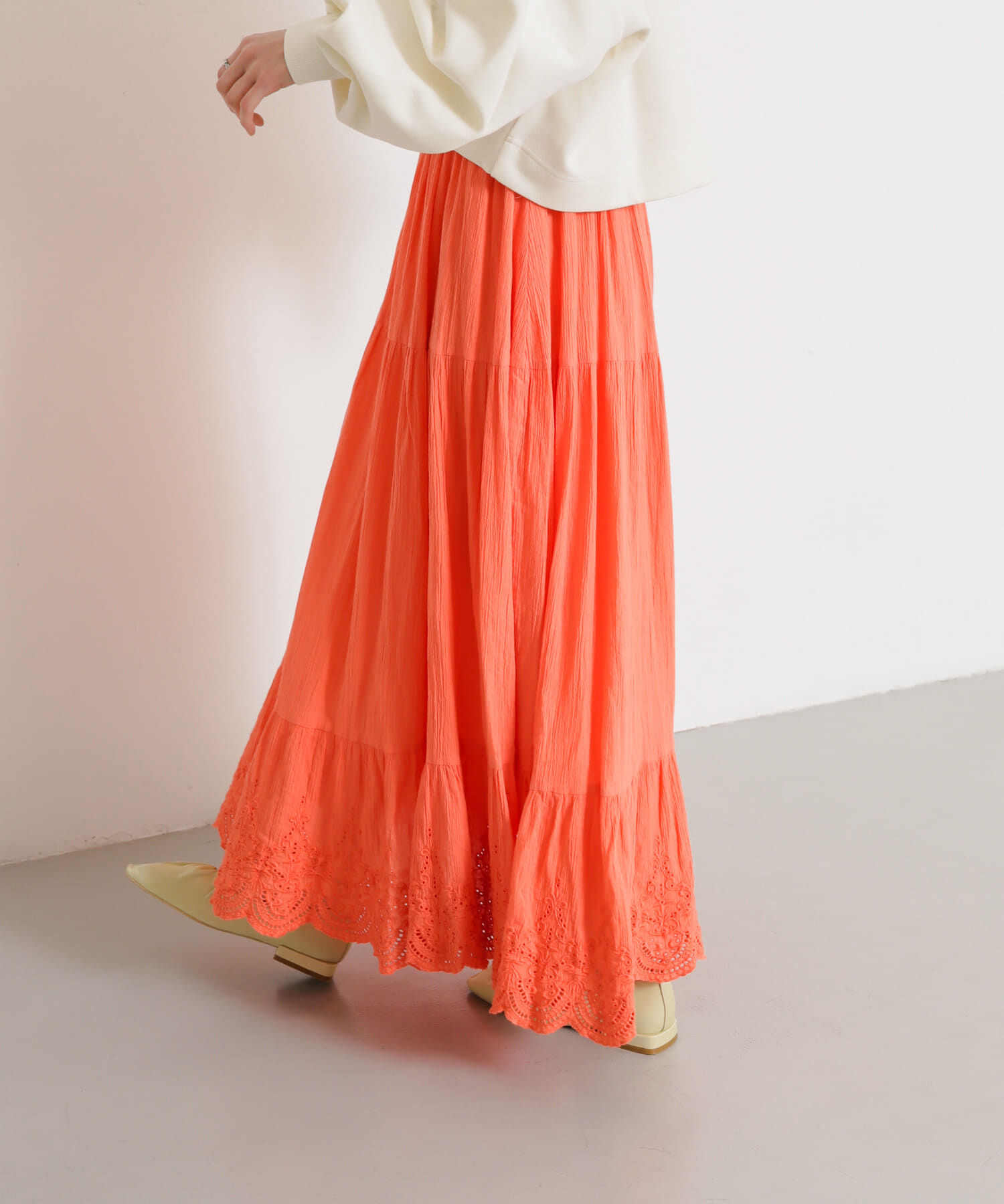 SENSE OF PLACE by URBAN RESEARCH「スカラップレースヨウリュウティアードスカート」|スカート|