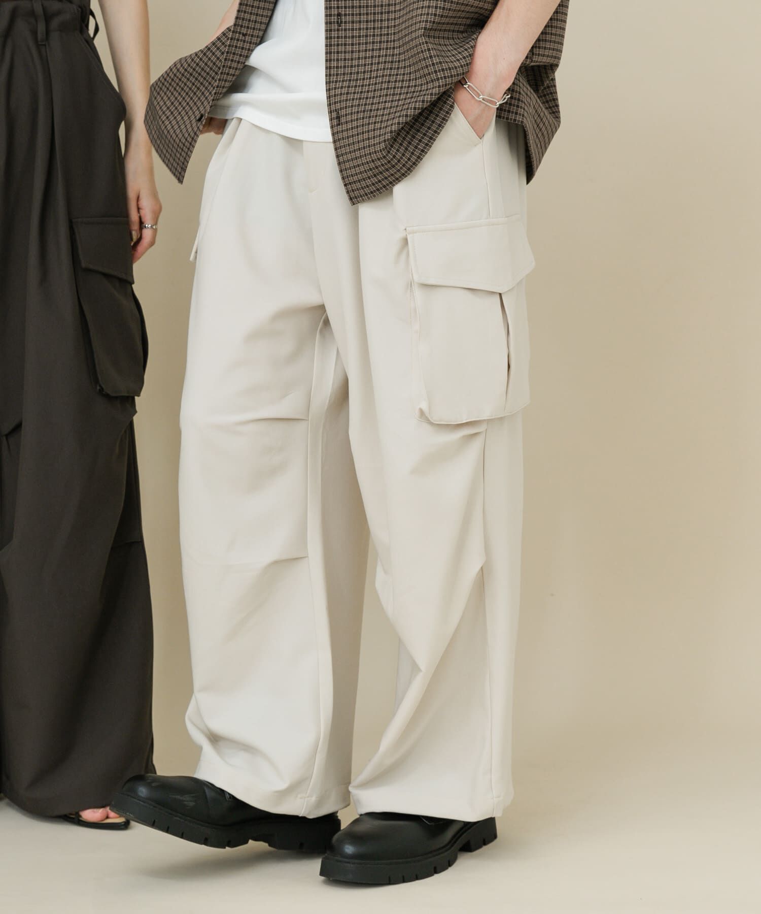 SENSE OF PLACE by URBAN RESEARCH「『ユニセックス』ワイドカーゴパンツ」|その他|