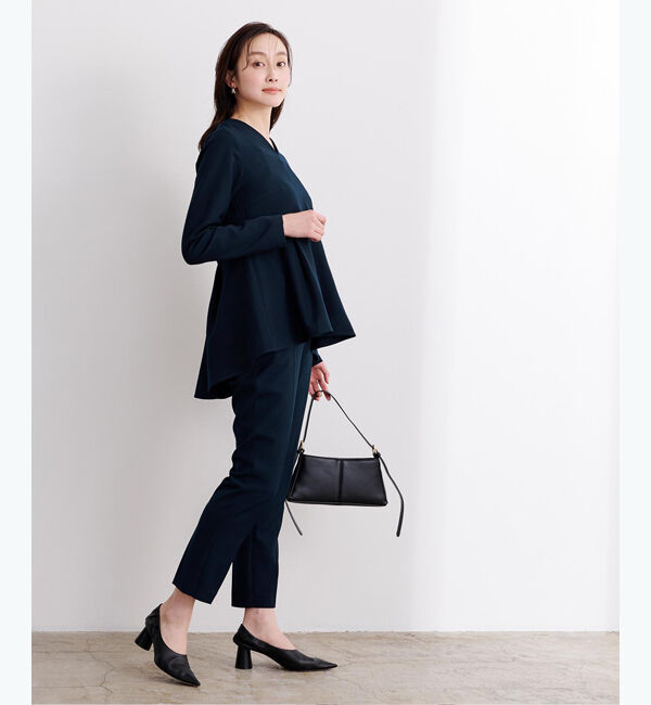 ur's「Vネックタックペプラムトップス」|Tシャツ・カットソー|