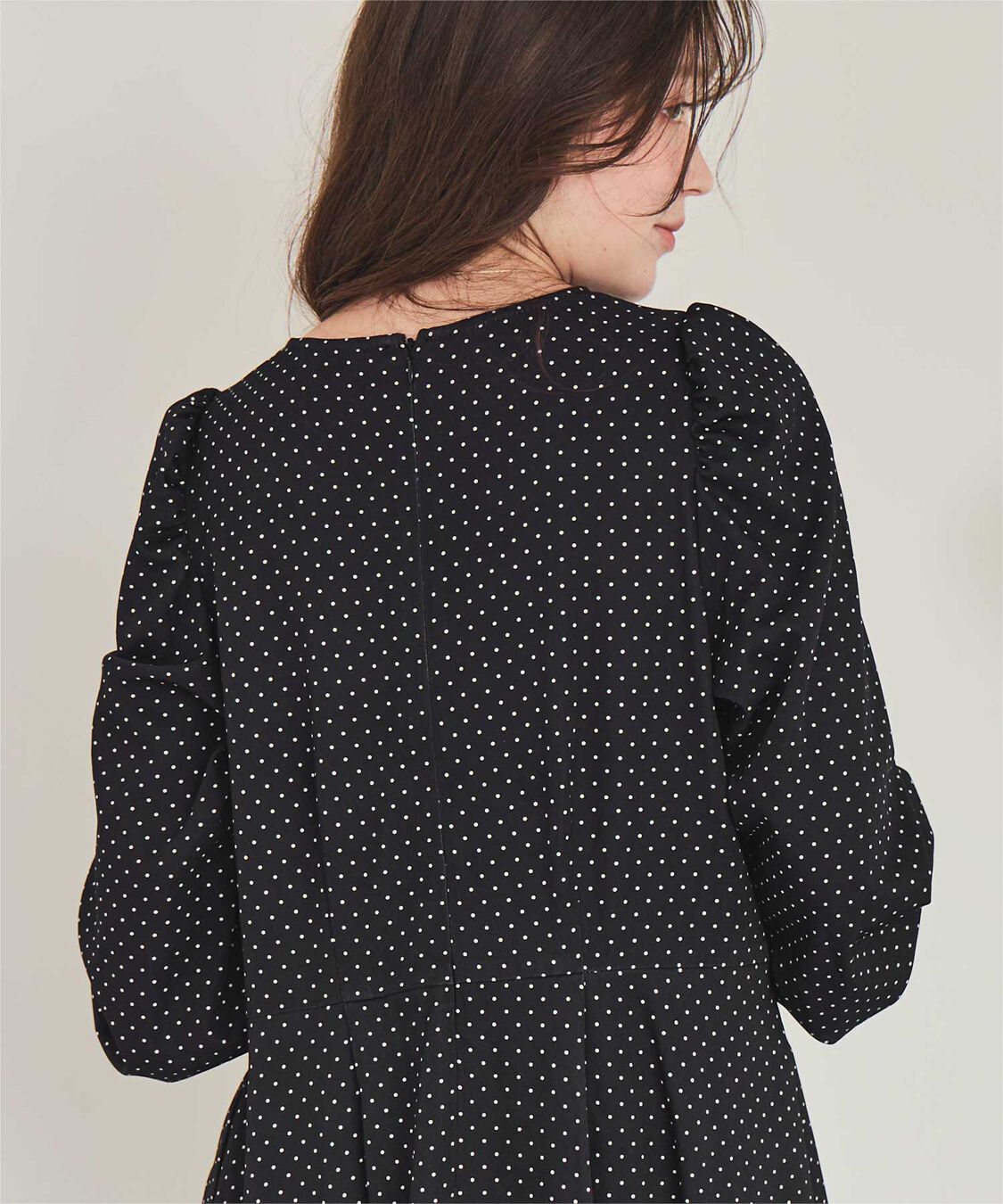 titivate「【高山直子さんコラボアイテム】ボリュームギャザースリーブフレアワンピース」|ワンピース|