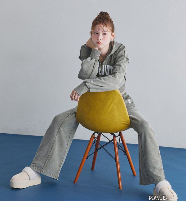  「【PEANUTSコラボ】スヌーピー刺繍入りパーカー」|パーカー|