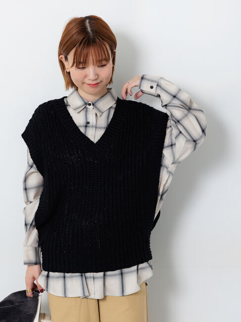 Lugnoncure「スラブヤーンVネックニットベスト」|ニット・セーター|