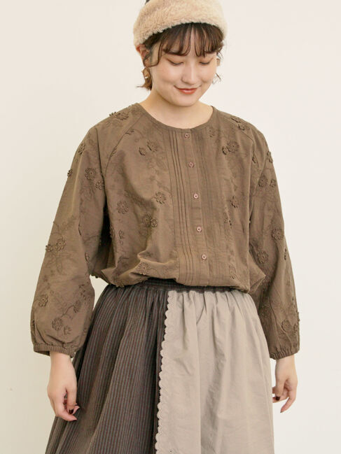 Samansa Mos2「3D刺繍クルーネックチュニック」|シャツ・ブラウス|ダークブラウン