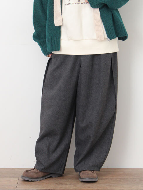 Samansa Mos2「【M/Lサイズ】サイド深タックバレルパンツ」|その他|チャコールグレー