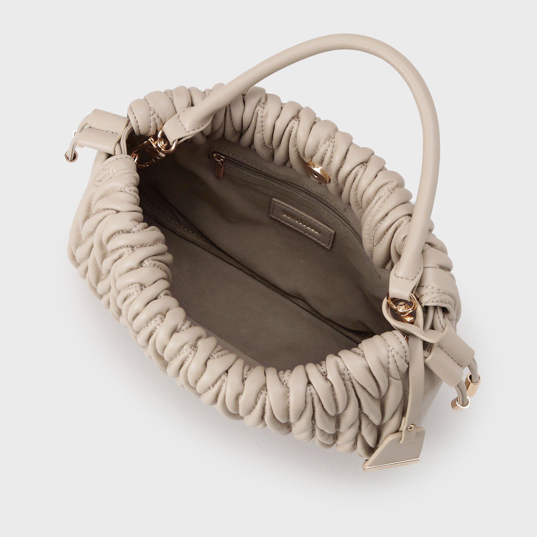 UNTITLED「【セレモニーにも！】ソフトギャザーショルダー」|ショルダー・メッセンジャー|