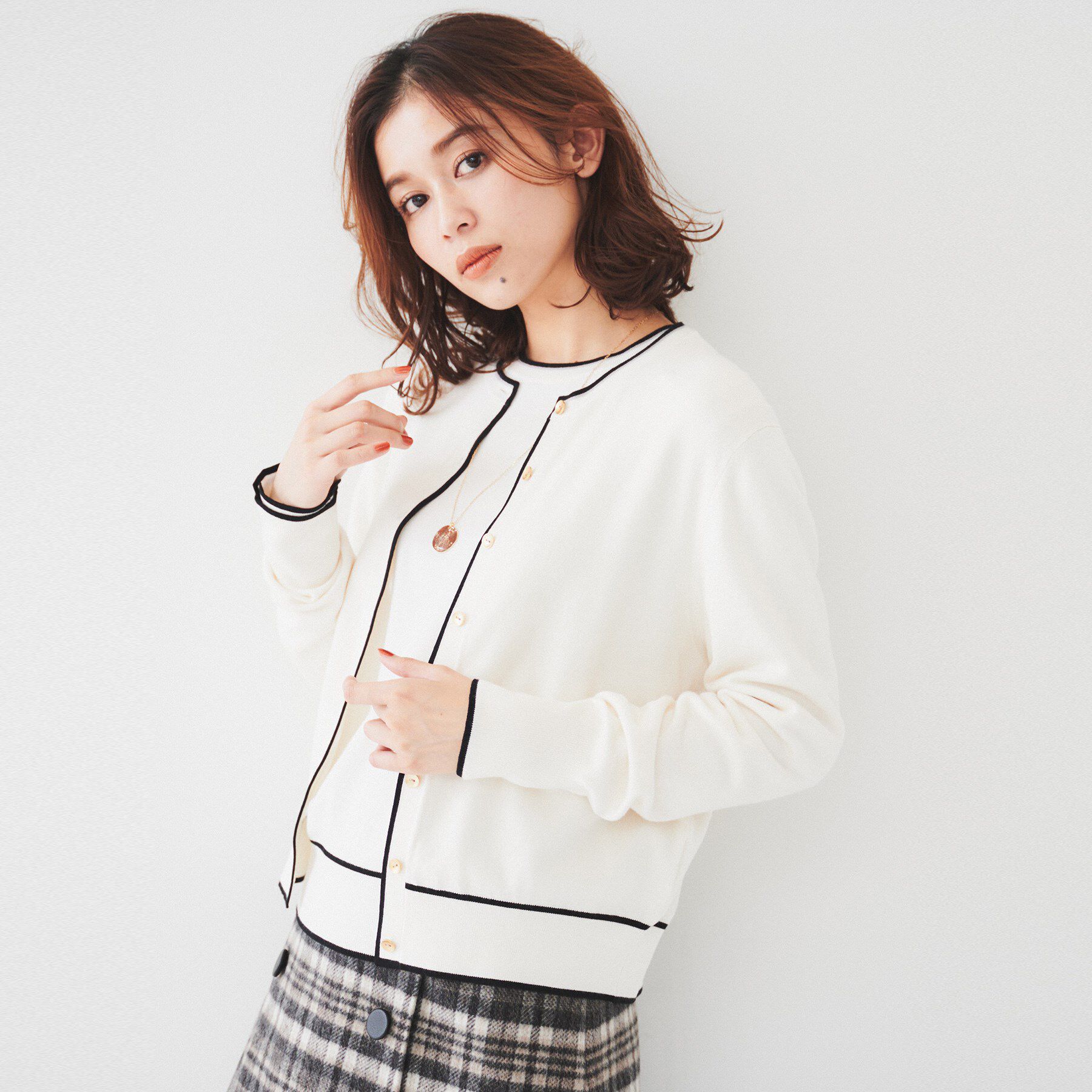 UNTITLED「【アンサンブル可能/6色展開】スパンレーヨン カーディガンニット」|カーディガン|オフホワイト(503