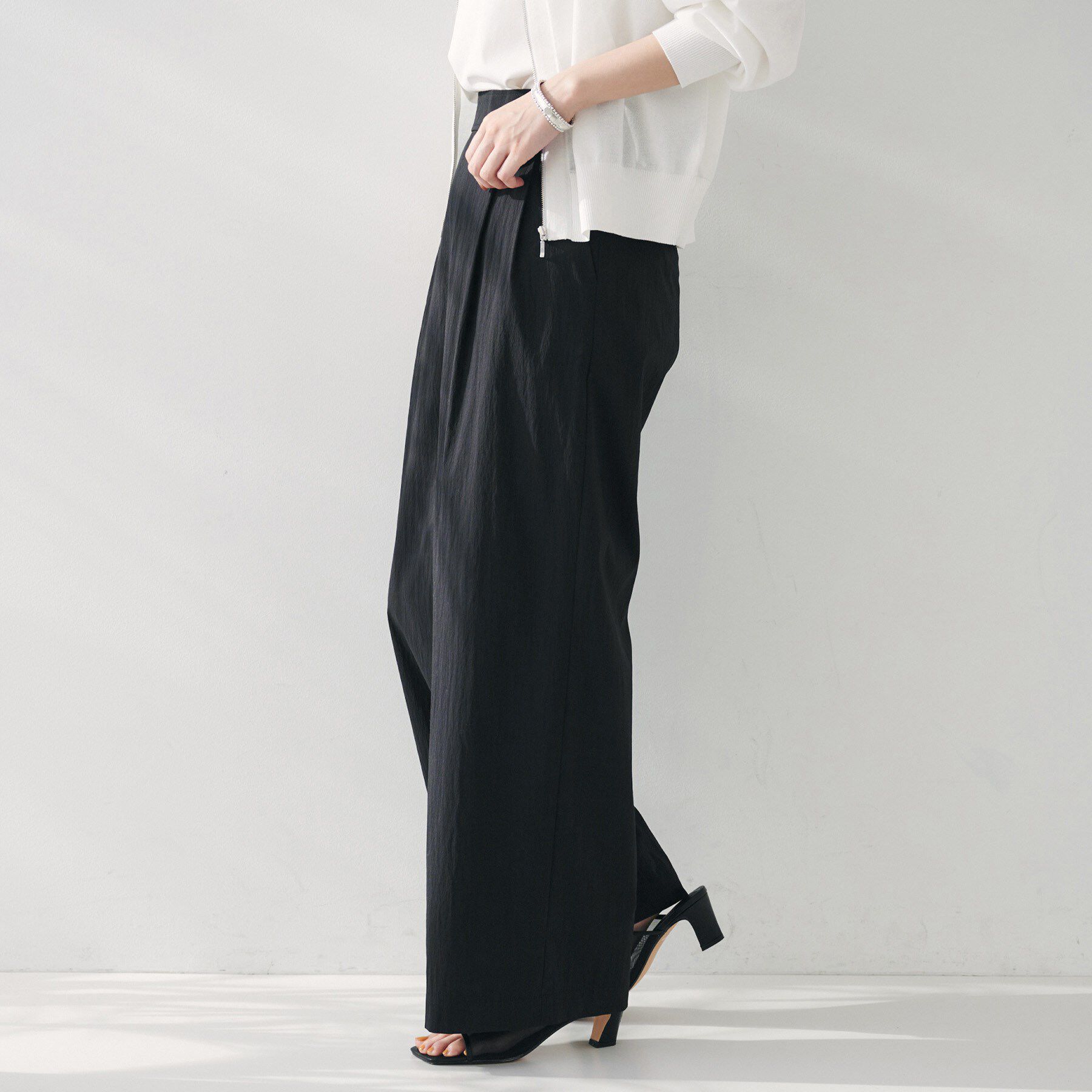 UNTITLED「【後ろウエストゴム/洗える】2タックワイドパンツ」|その他|