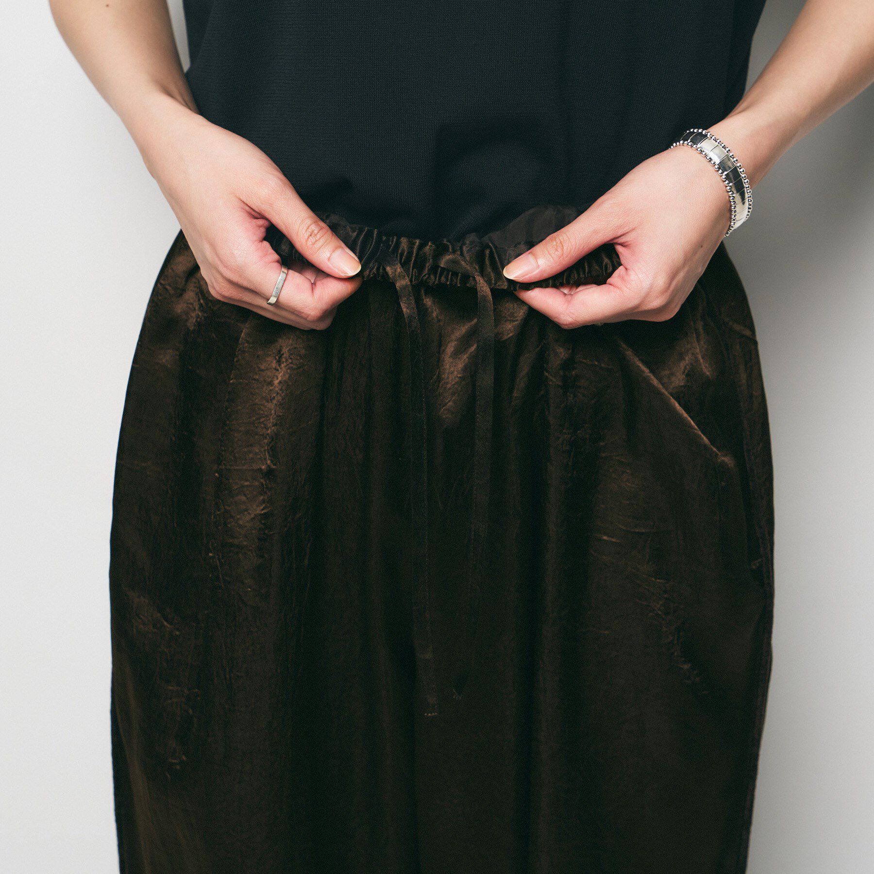 UNTITLED「【GREY CHORD】LISA（リサ）サテンワイドパンツ」|その他|