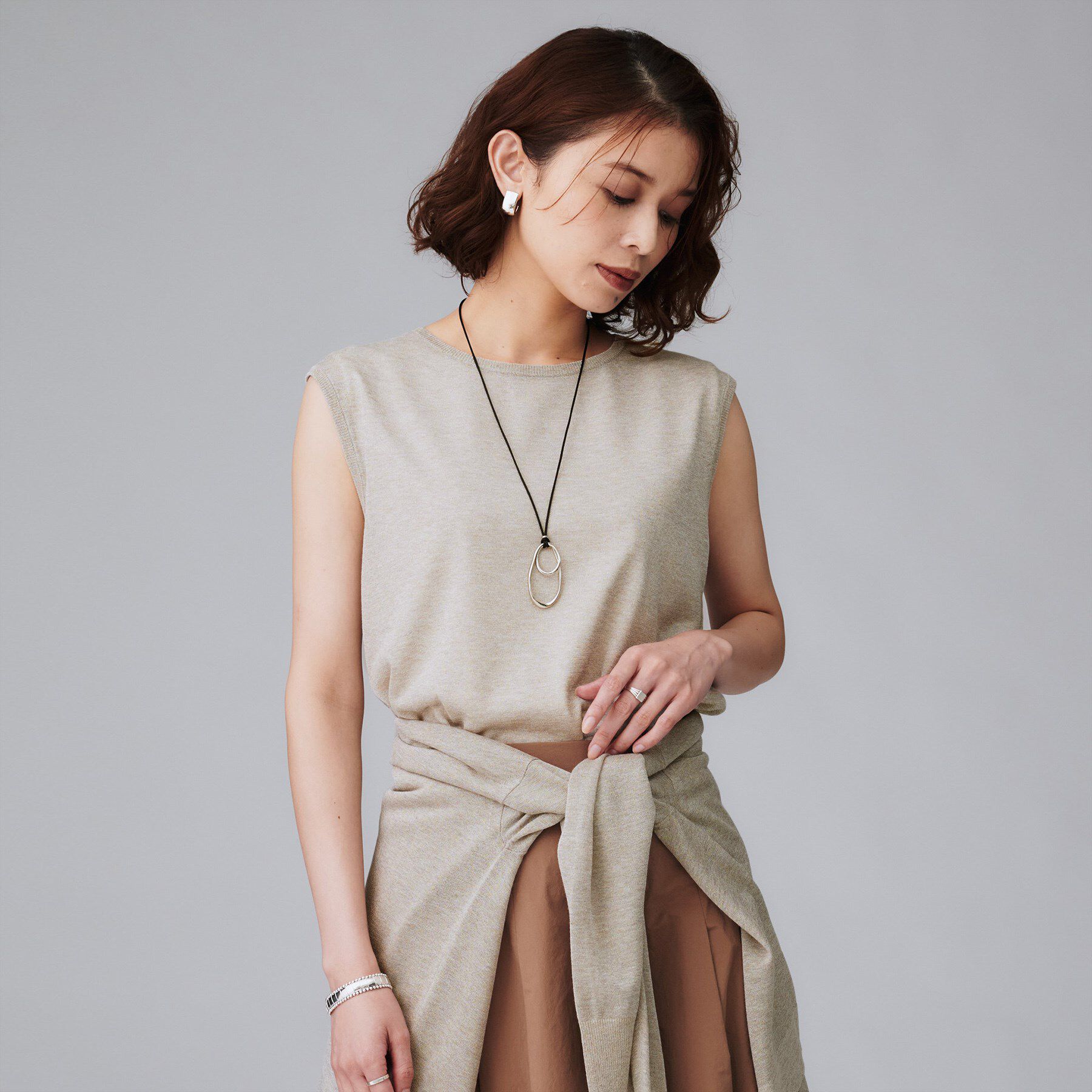 UNTITLED「【アンサンブル可/洗える】シアーノースリーブ プルオーバー」|ニット・セーター|