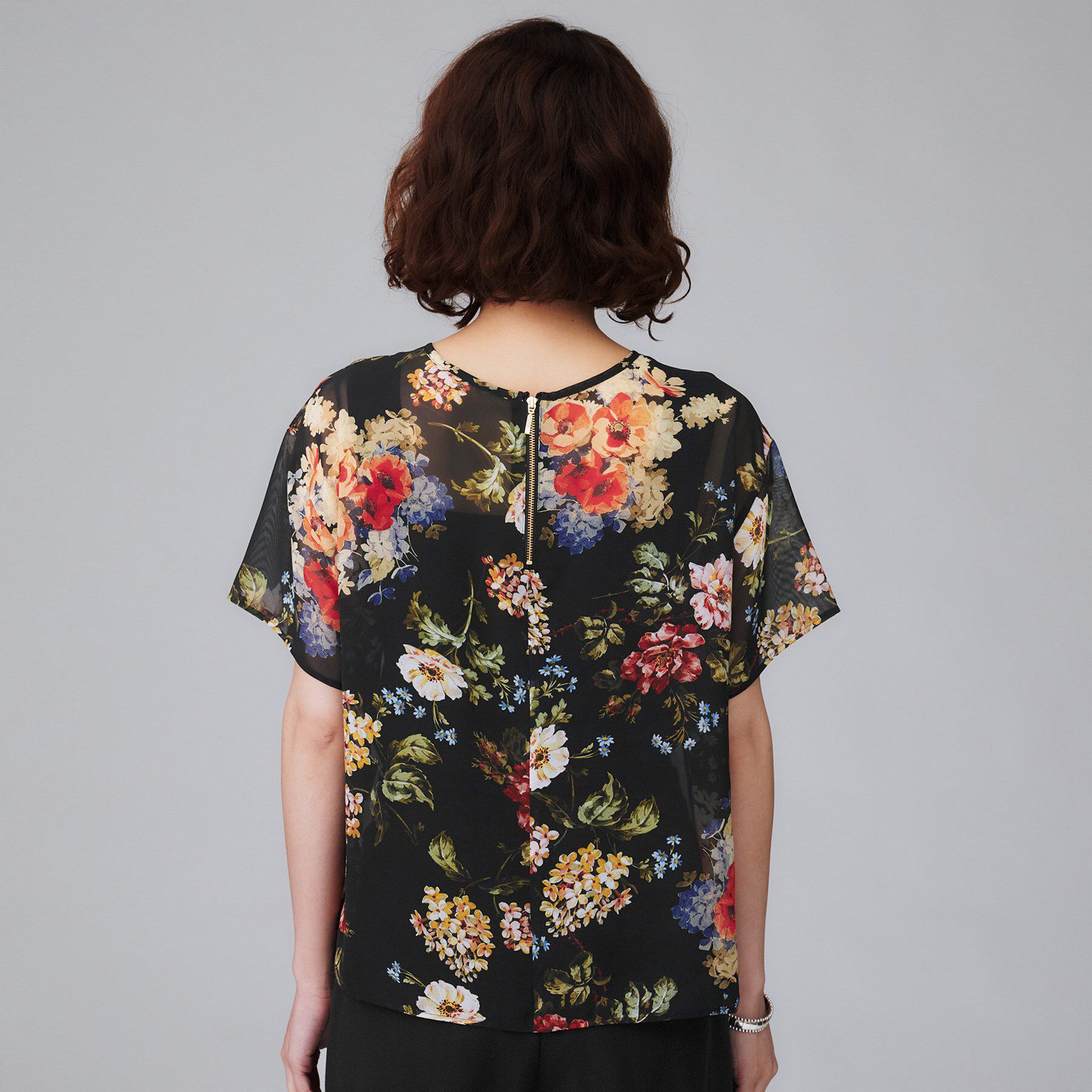 UNTITLED「【セットアップ可/花柄エレガント】アンティークフラワー柄ブラウス」|シャツ・ブラウス|