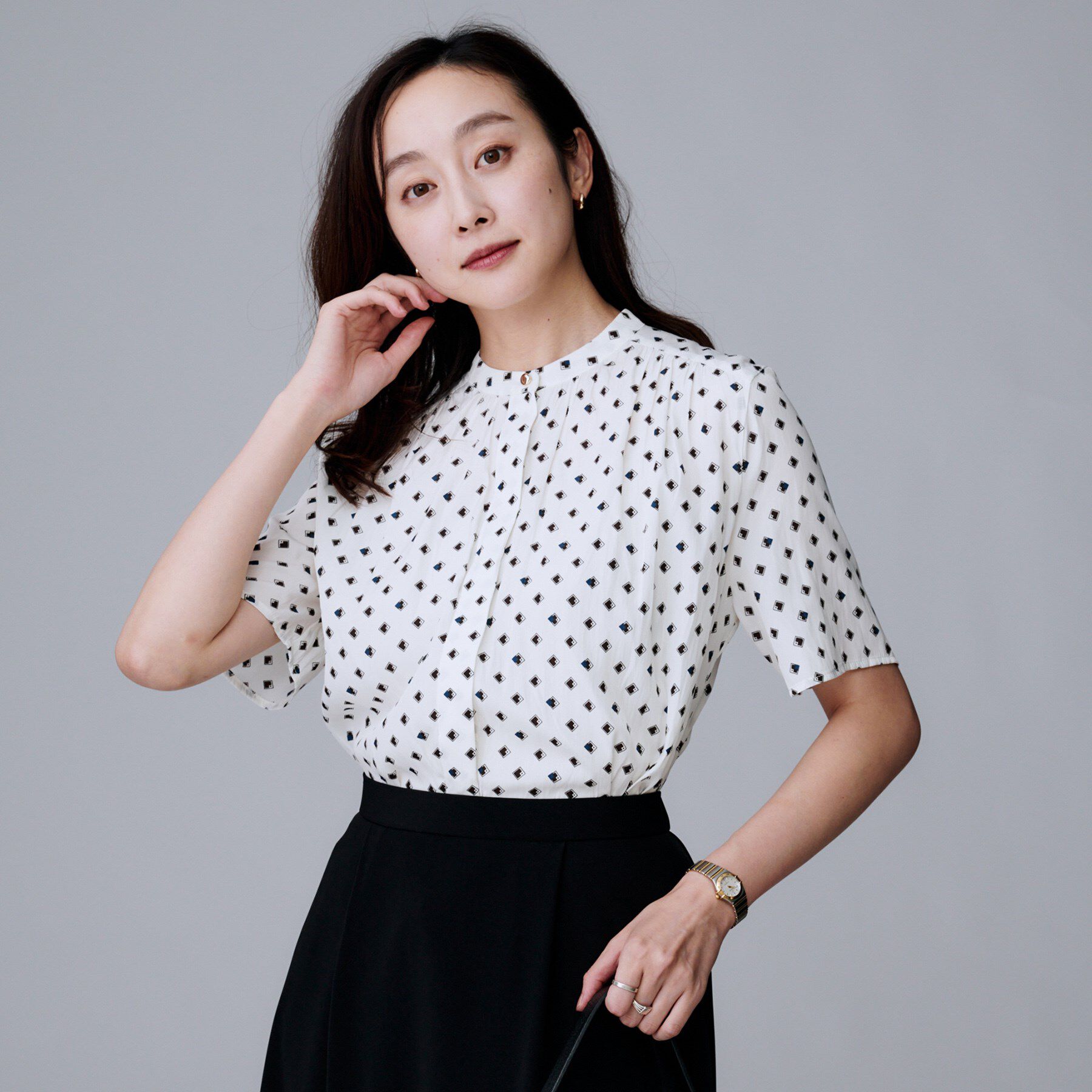 UNTITLED「【セットアップ可/リラクシー/通勤】スクエアジオメ柄ブラウス」|シャツ・ブラウス|