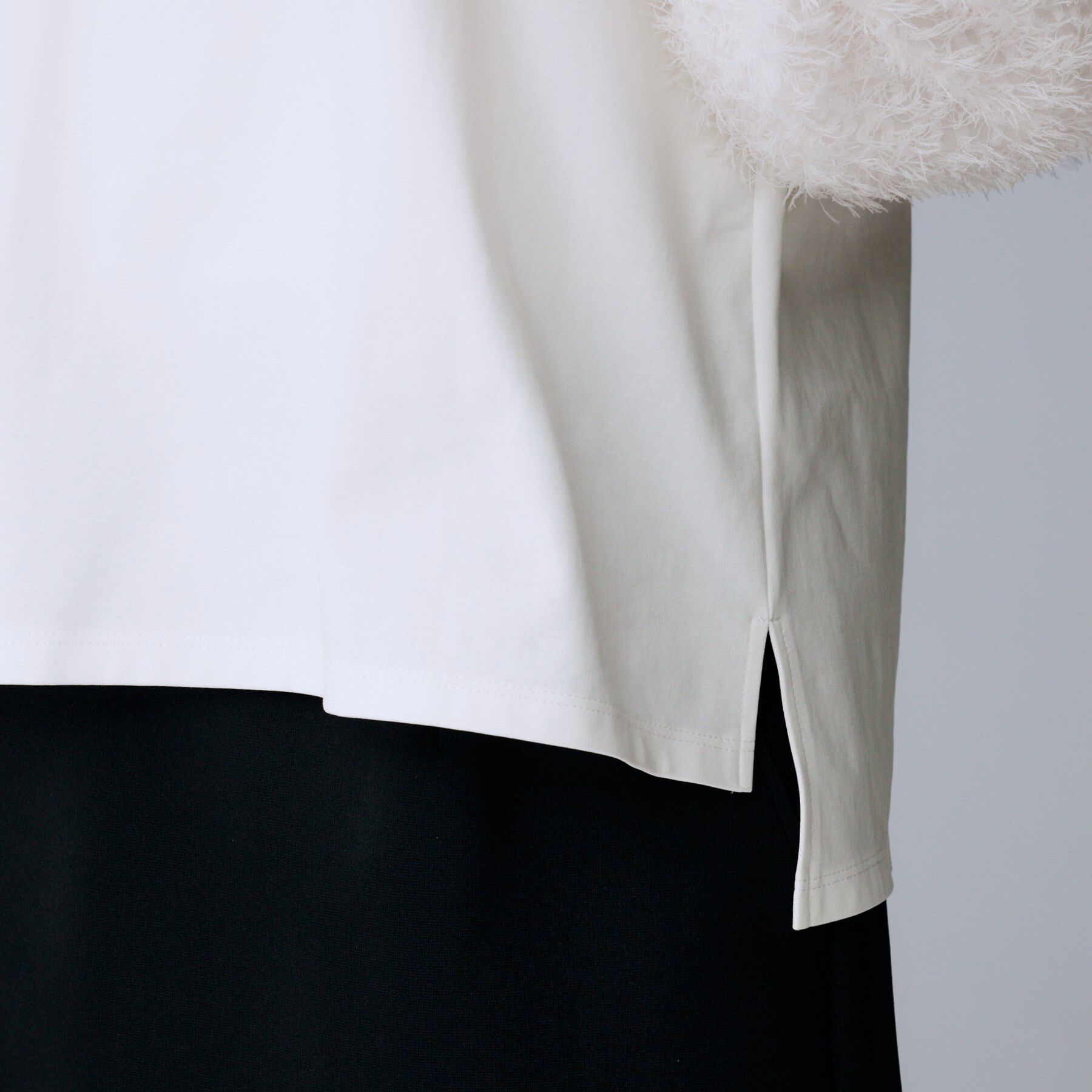 UNTITLED「【丸首/Tシャツ風/短丈】シャギースリーブ ポンチカットソー」|Tシャツ・カットソー|