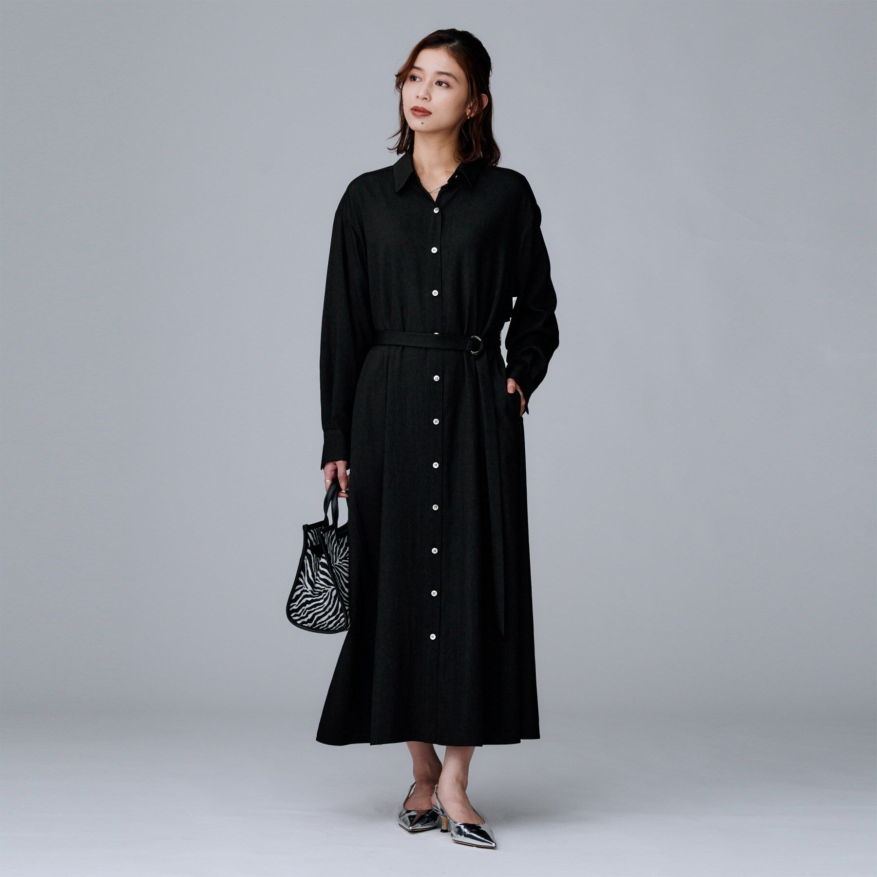 UNTITLED「【前開きボタン/ベルト付/羽織シャツ/】2WAYトレンチ風ワンピース」|ワンピース|