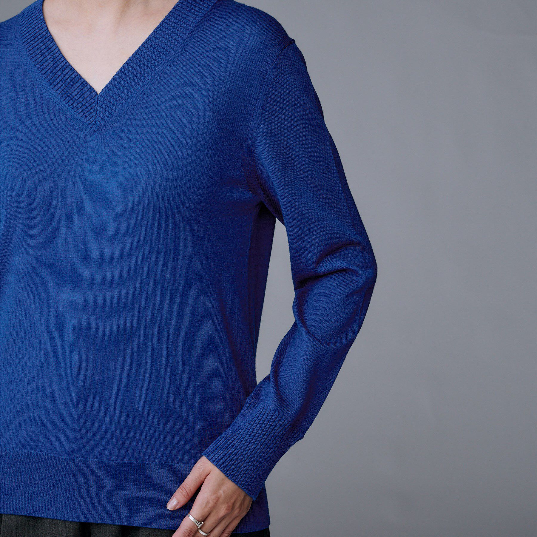 UNTITLED「【洗える/きれいめ】Vネックプルオーバーニット」|ニット・セーター|