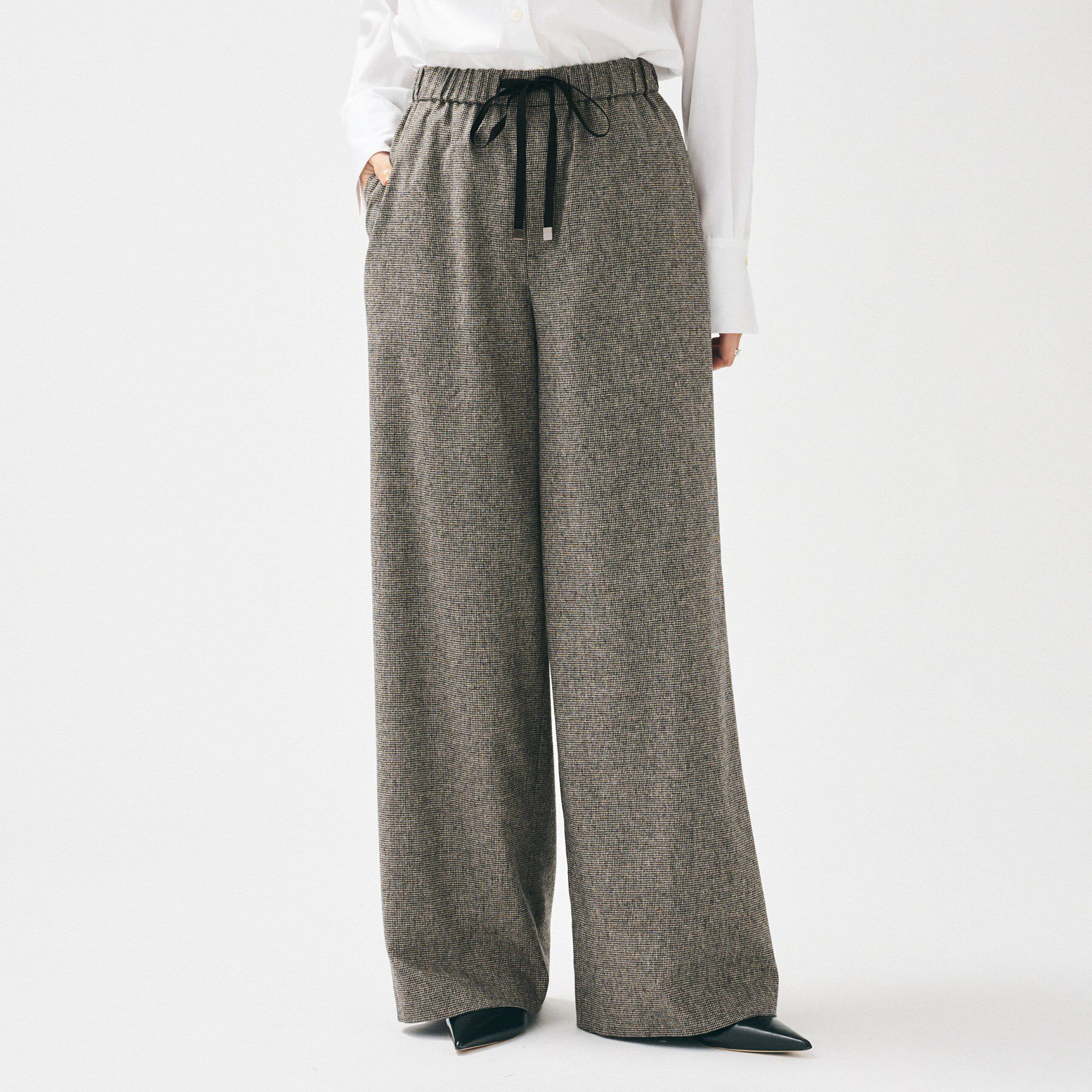 UNTITLED「【きれいめリラクシー/ウエストゴム】ウールサキソニー ワイドパンツ」|その他|ブラック(219)