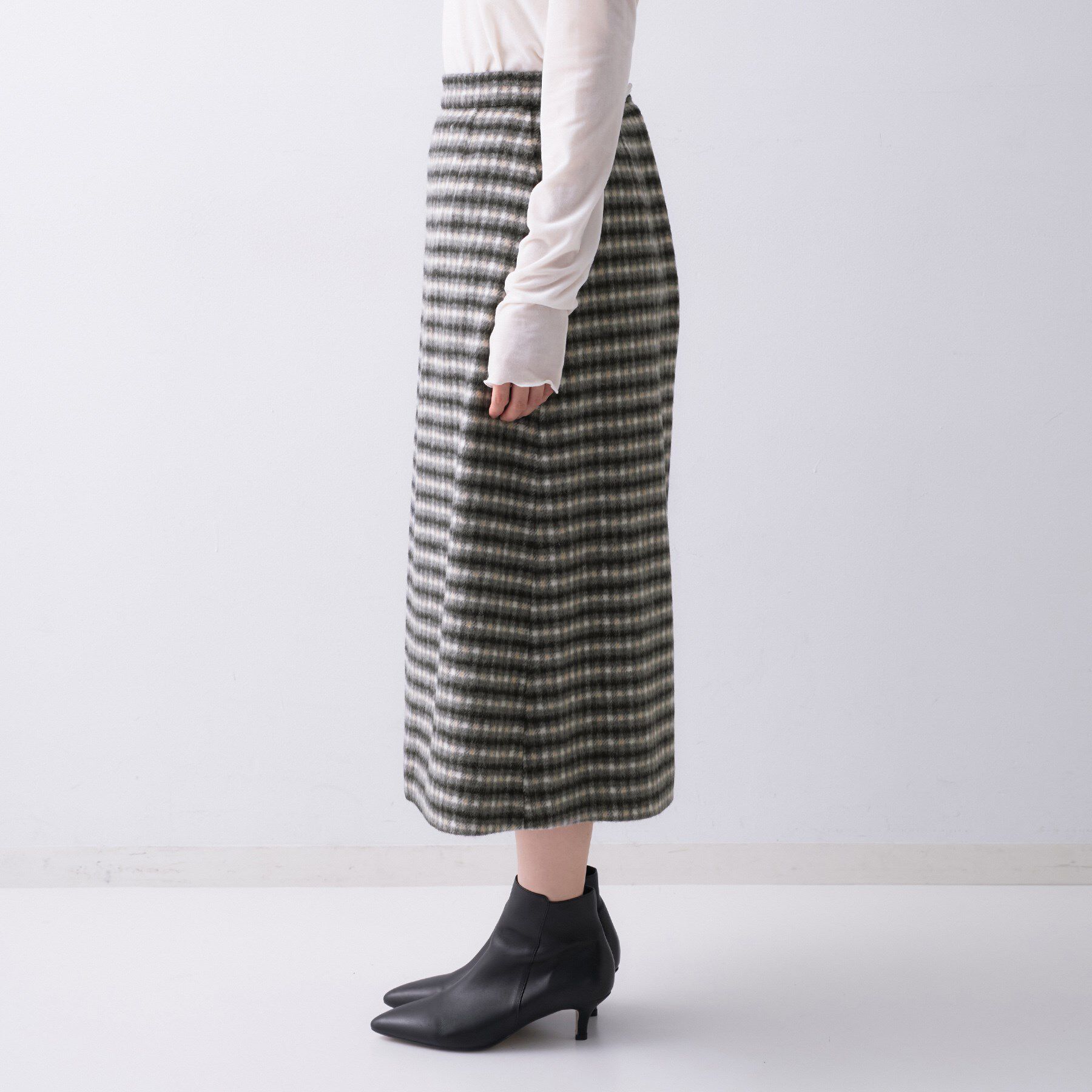 UNTITLED「【ふんわり/タイト見え】シャギーチェックスカート」|スカート|