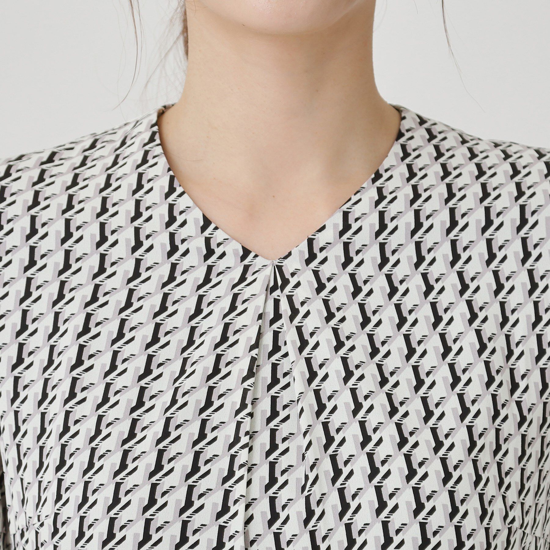 COUP DE CHANCE「【ボウ取外し可】幾何柄プリーツワンピース」|ワンピース|