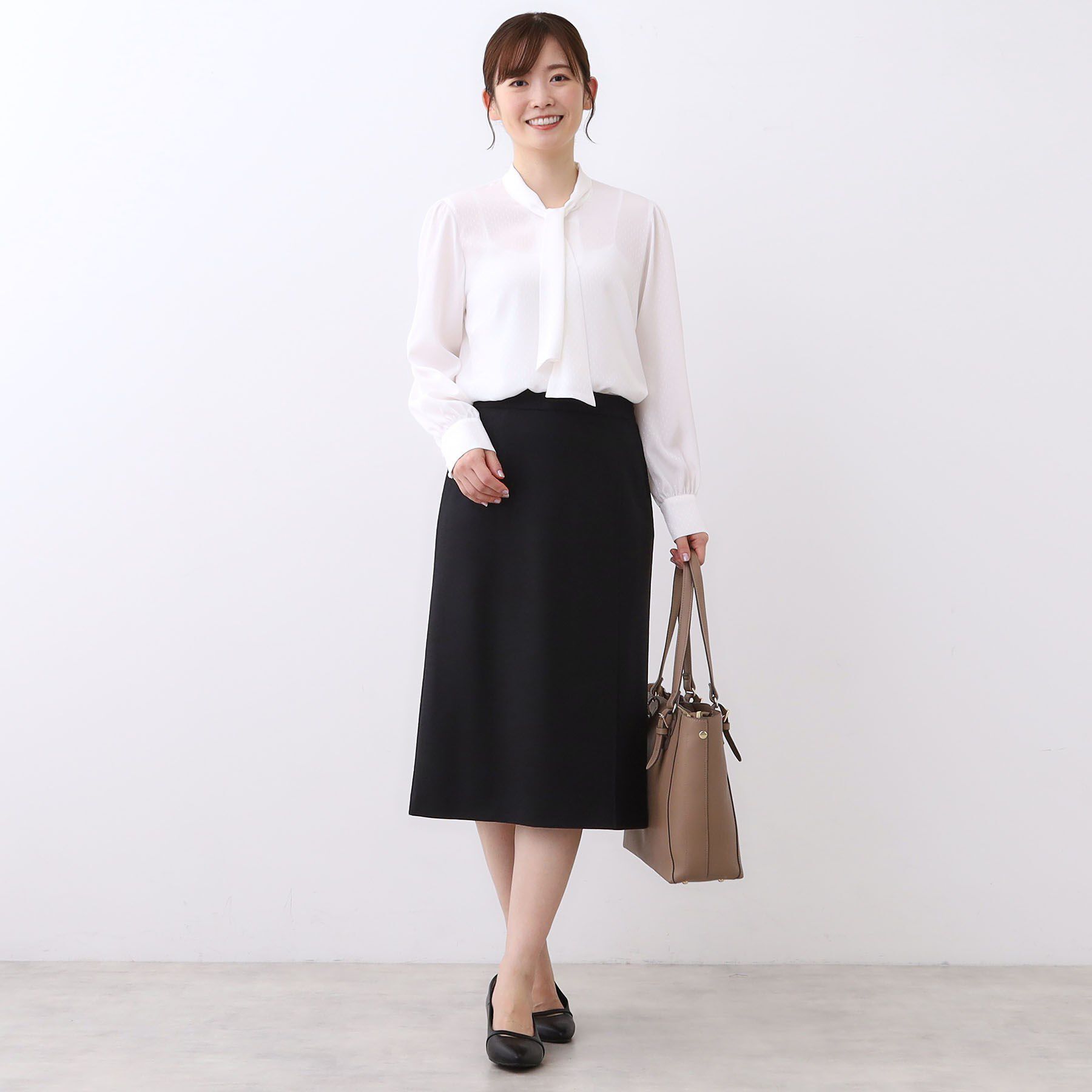 Reflect「【きちんと見え／通勤／セレモニーにおすすめ◎】ドット柄ボウタイブラウス」|シャツ・ブラウス|