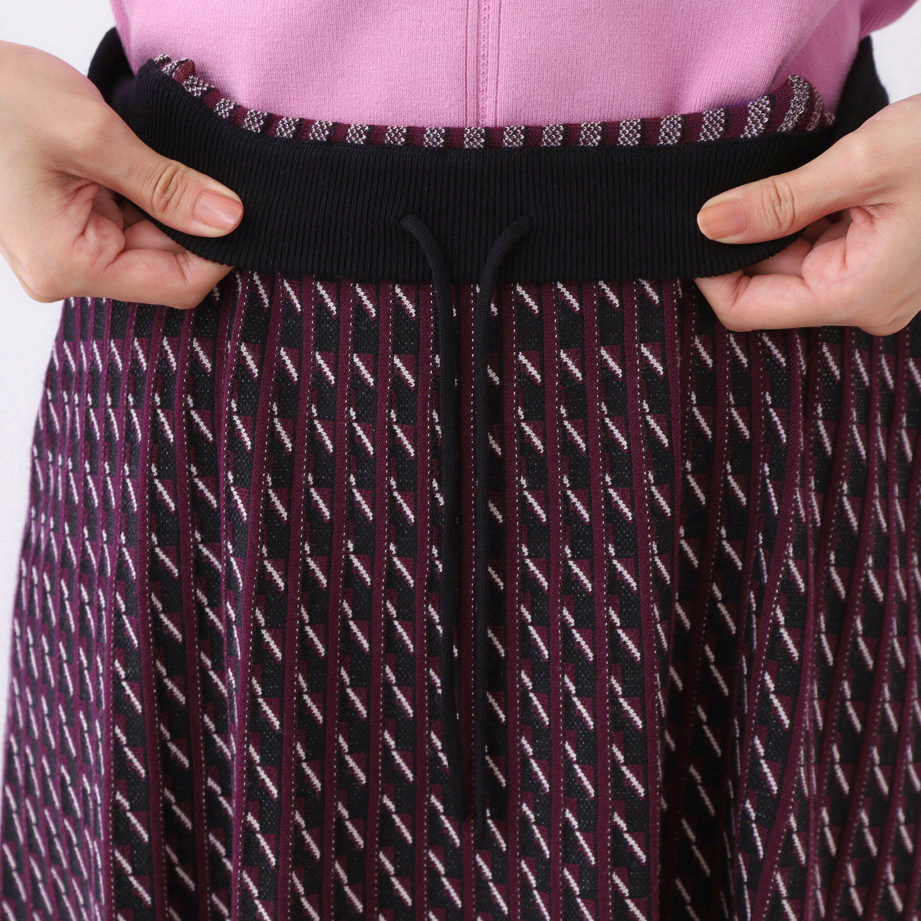 Reflect「【WEB先行カラーあり／セットアップ可】幾何調柄ニットスカート」|スカート|