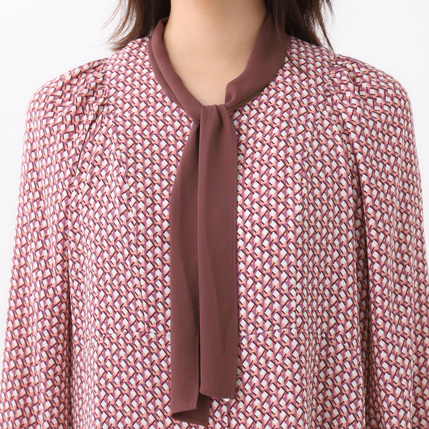 Reflect「【レイヤードに◎】ボウタイプリントブラウス」|シャツ・ブラウス|