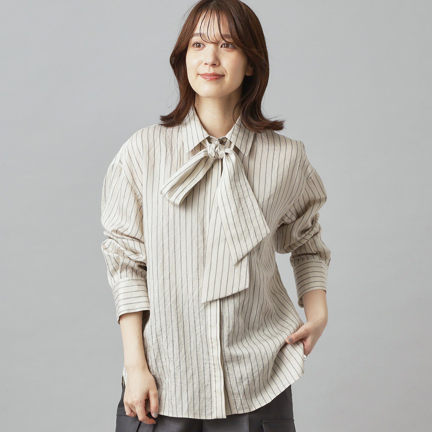 DRESSTERIOR「【洗える/オンオフ/otonaMUSE 11月号掲載】3WAYタイ付きアーカーストライプシャツ」|シャツ・ブラウス|