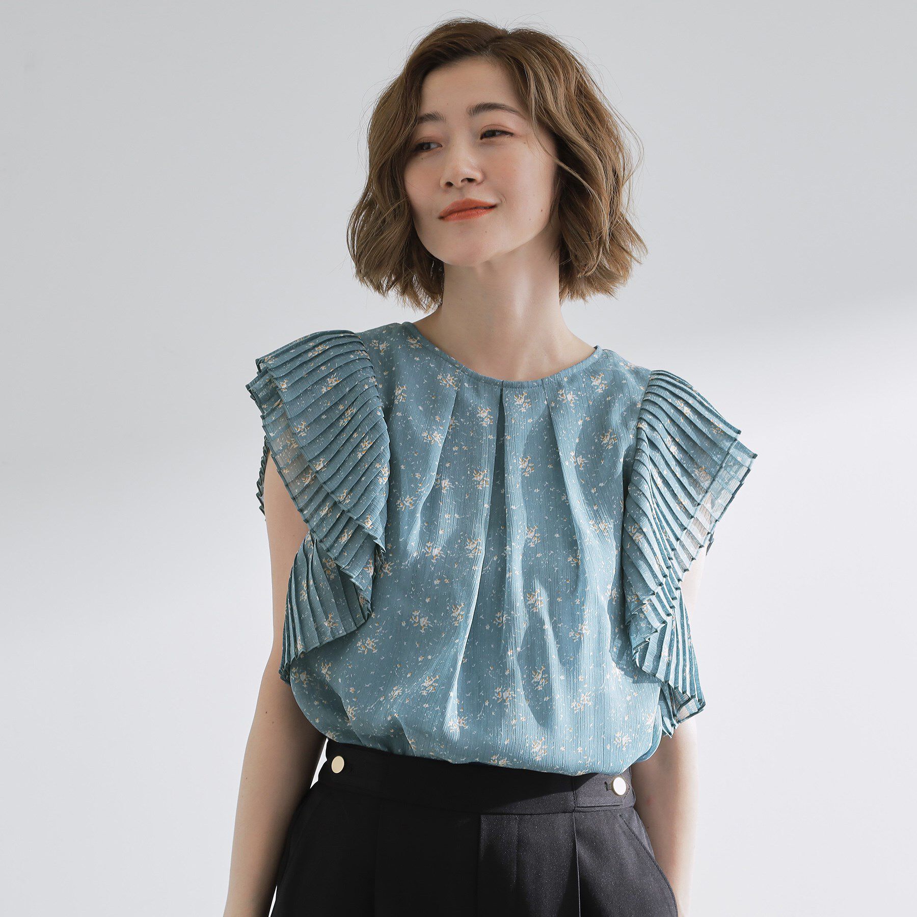 grove「プリーツが彩る 華やか花柄ブラウス」|シャツ・ブラウス|