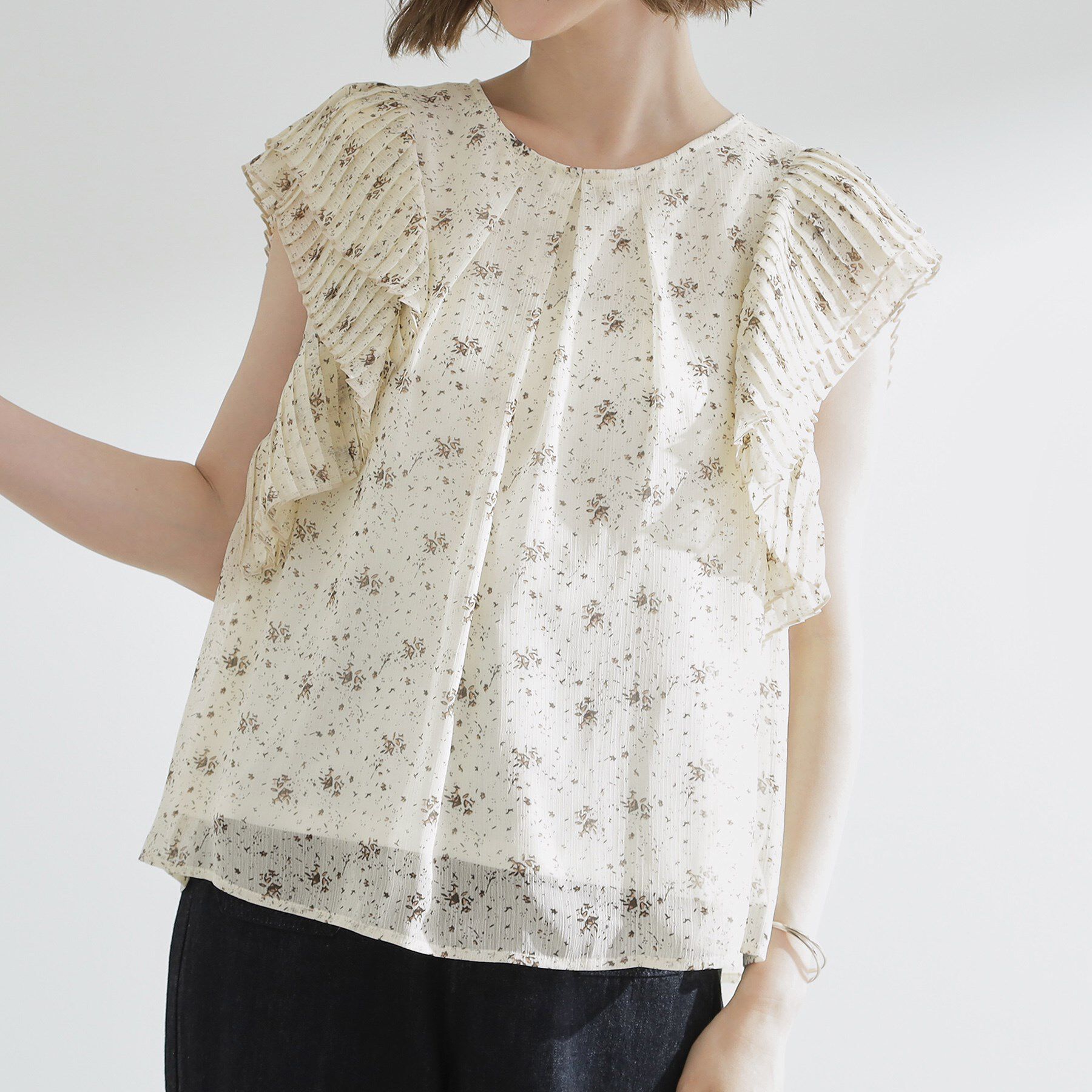 grove「プリーツが彩る 華やか花柄ブラウス」|シャツ・ブラウス|