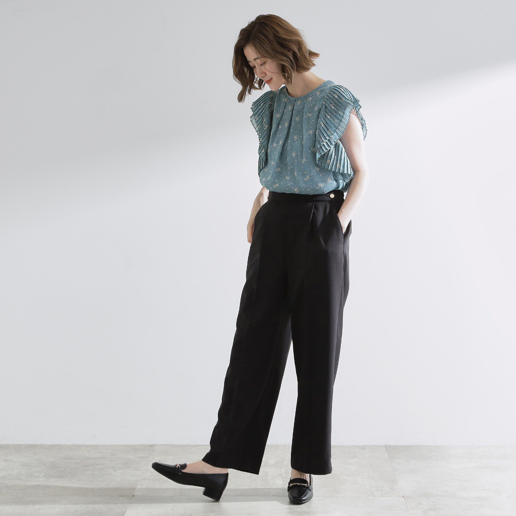 grove「プリーツが彩る 華やか花柄ブラウス」|シャツ・ブラウス|