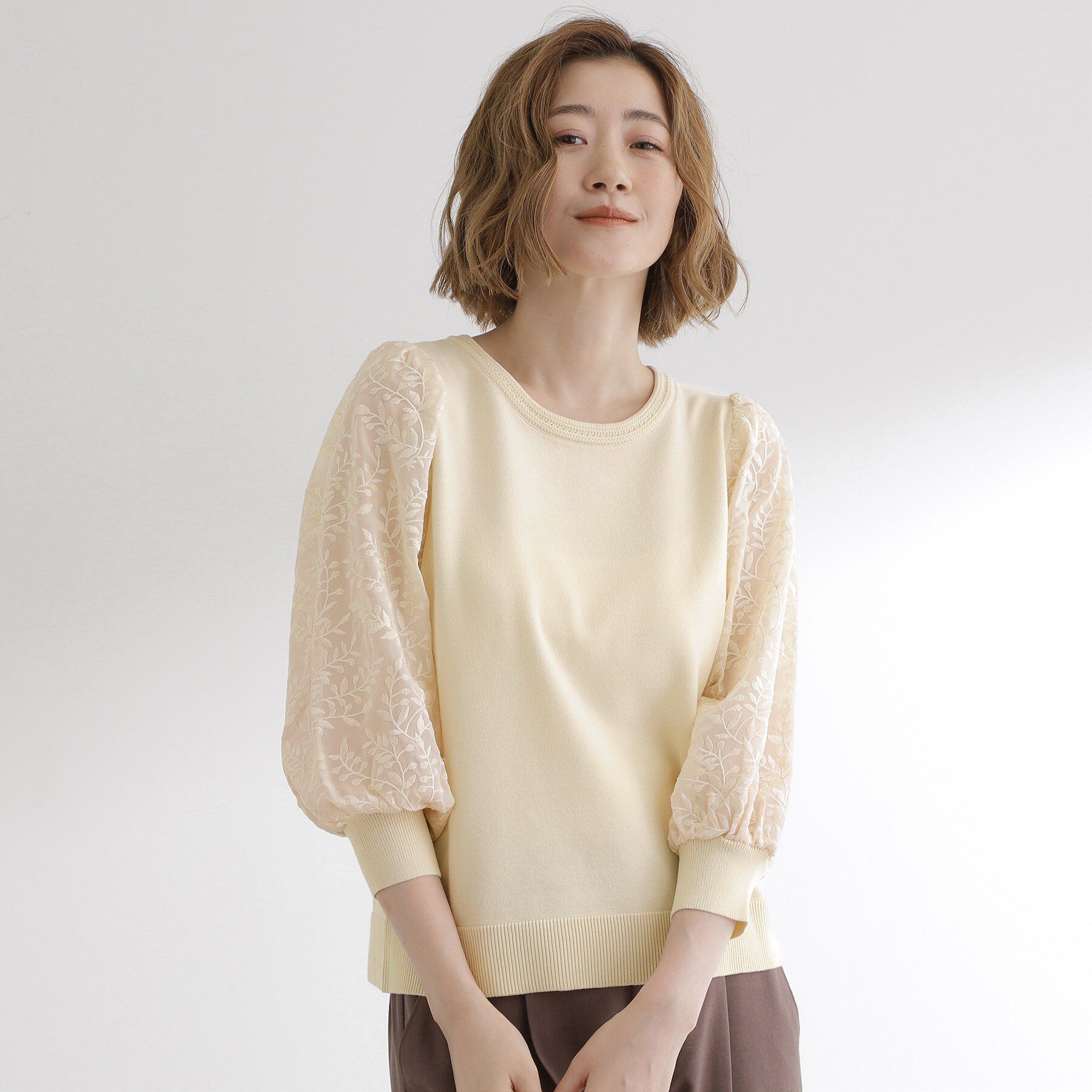 grove「【二の腕カバー】繊細さと上品さをまとう袖刺繍プルオーバーニット」|ニット・セーター|オフホワイト(003