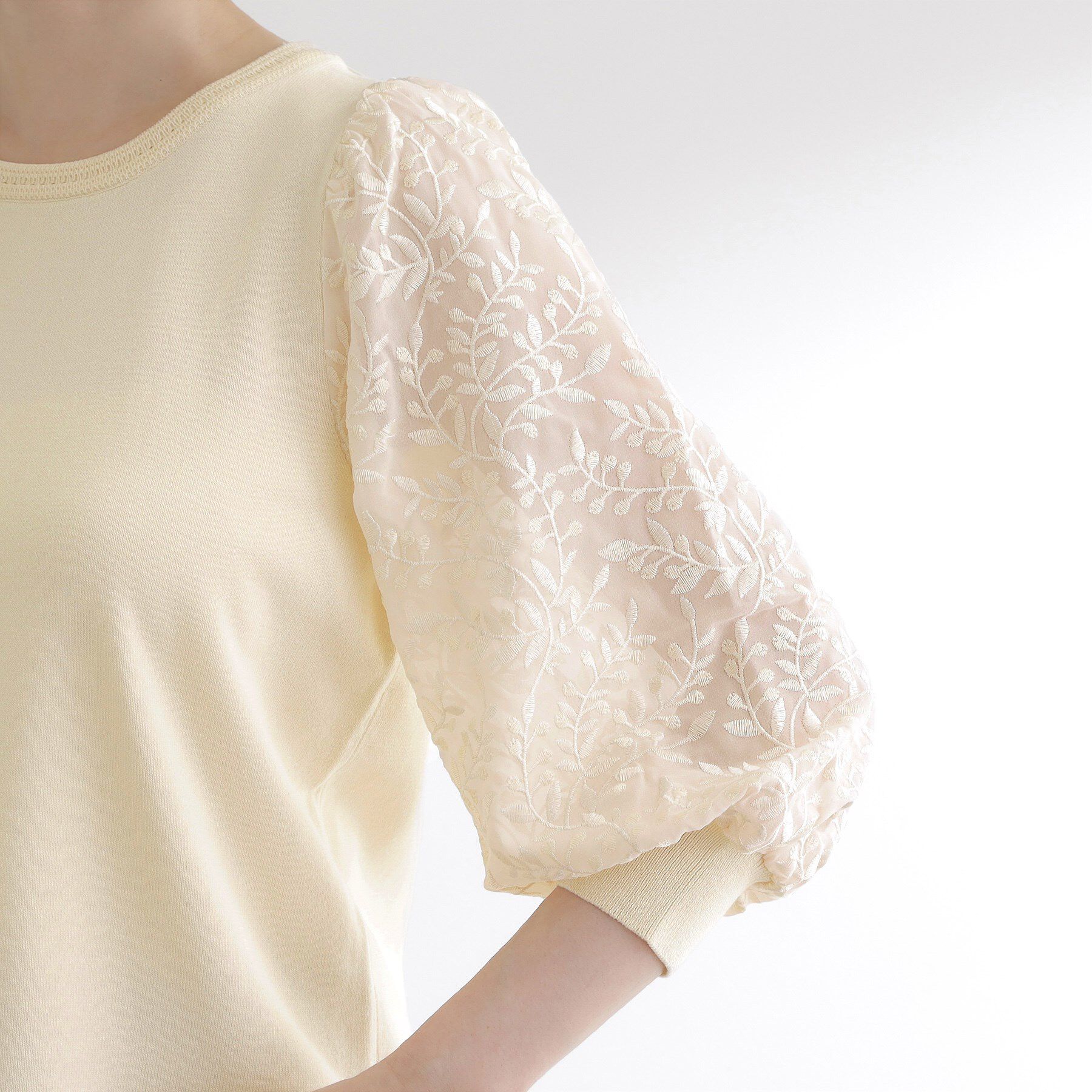 grove「【二の腕カバー】繊細さと上品さをまとう袖刺繍プルオーバーニット」|ニット・セーター|