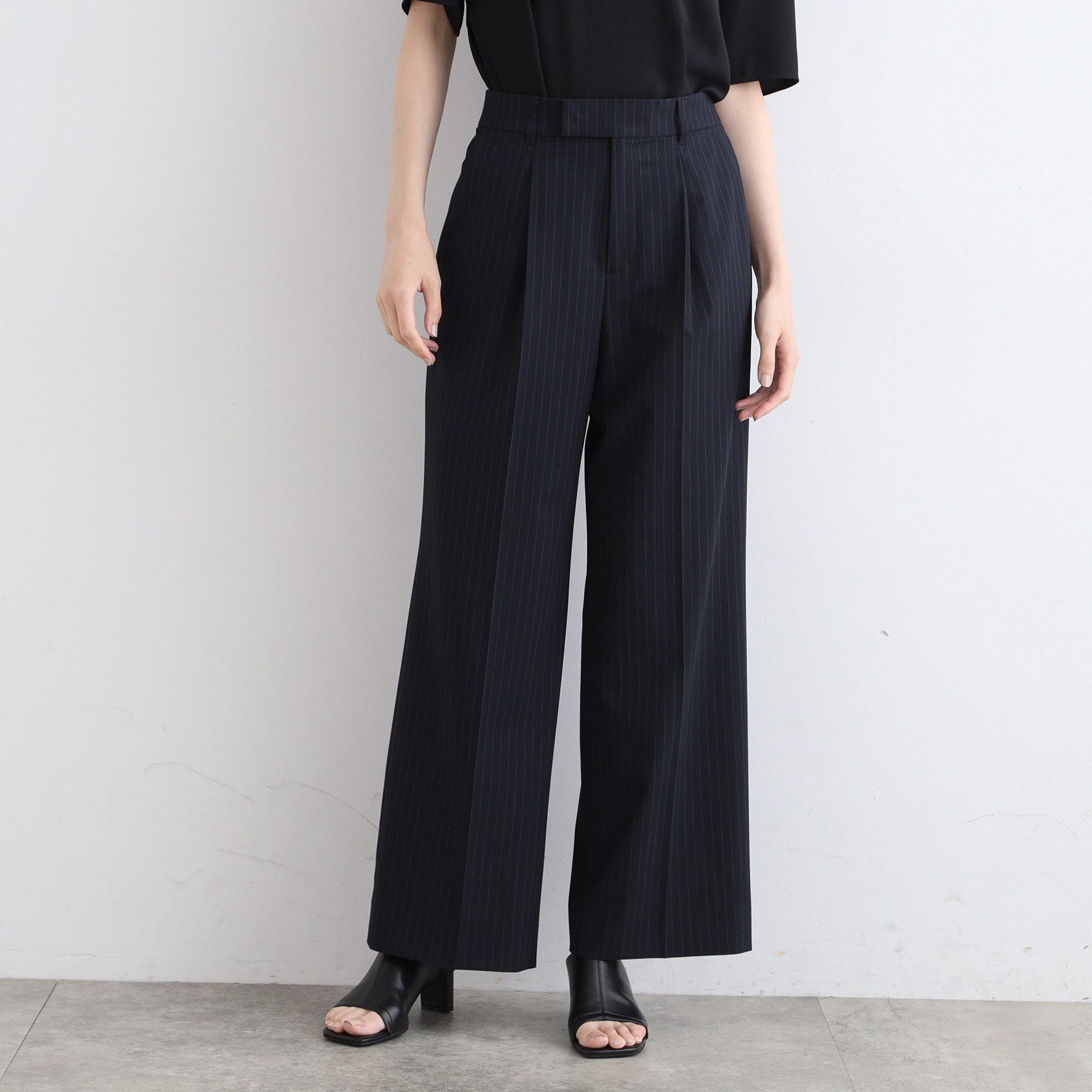 INDIVI「【洗える／ストレッチ】トレンド素材タックワイドパンツ」|その他|