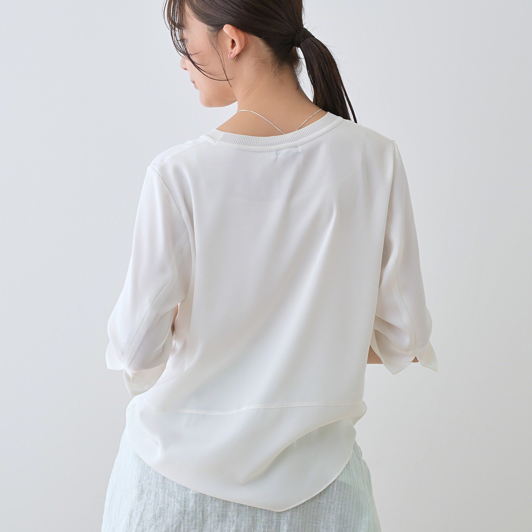 INDIVI「【洗える／5分袖】シルク風素材オフィスブラウス」|シャツ・ブラウス|