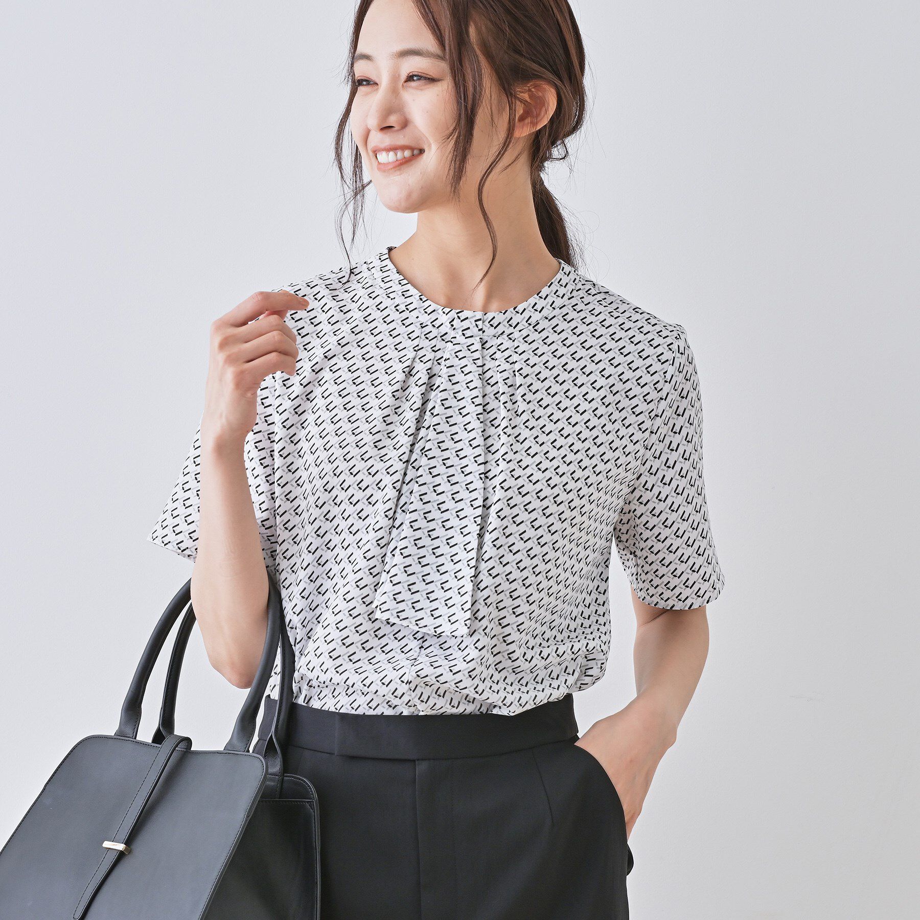 INDIVI「【洗える／UVケア】幾何学柄＆無地ボウタイブラウス」|シャツ・ブラウス|ホワイト(101)