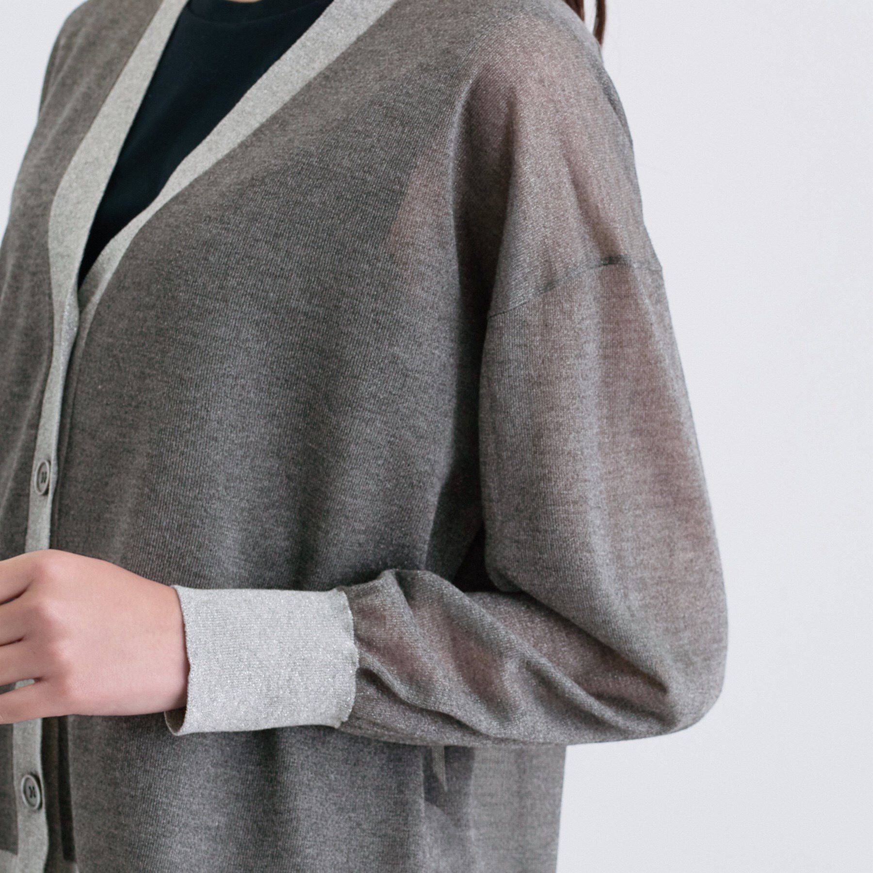 INDIVI「【程よいシアー素材/洗える】バイカラーラメカーディガン」|カーディガン|