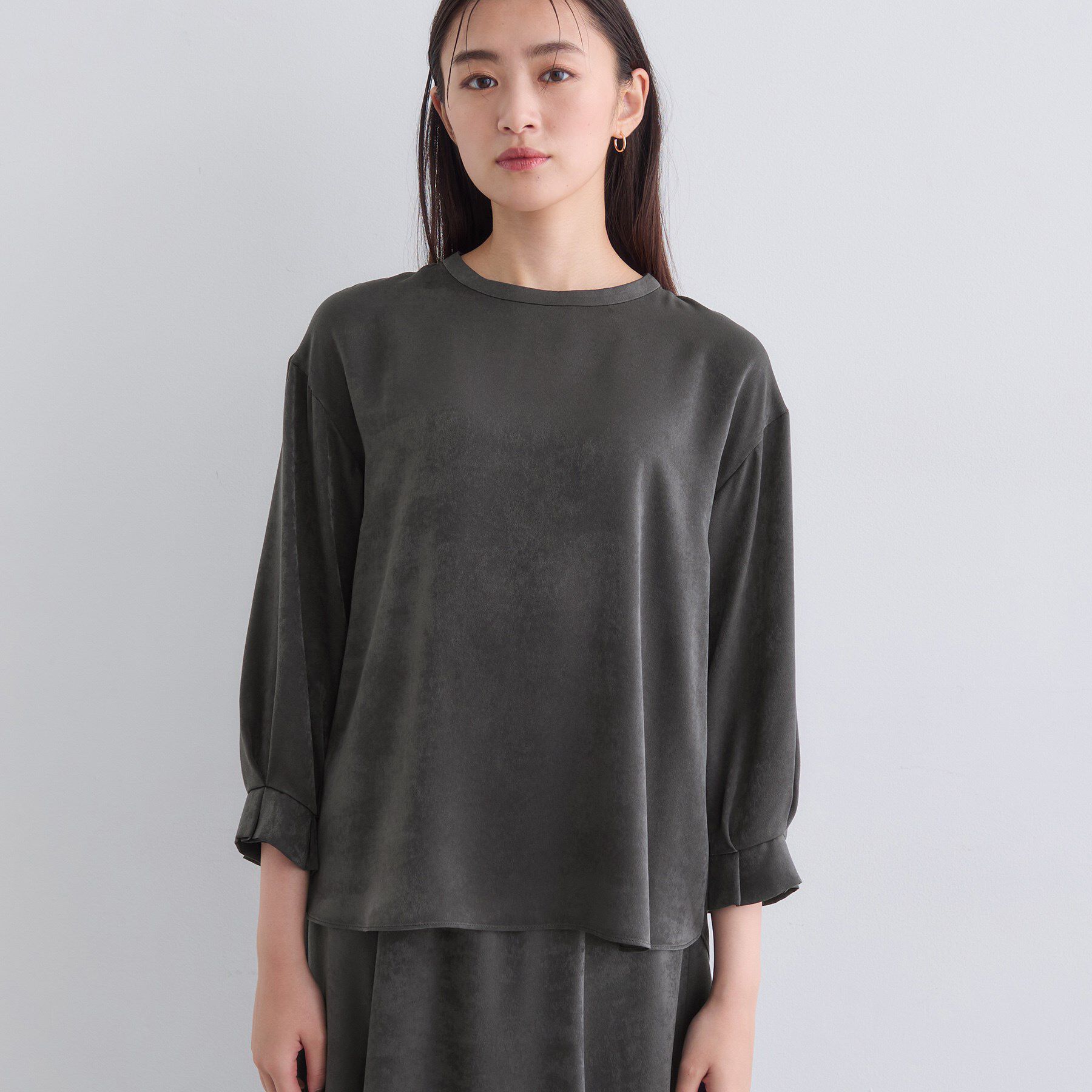 INDIVI「【セットアップ可能】スエード調サテンブラウス」|シャツ・ブラウス|