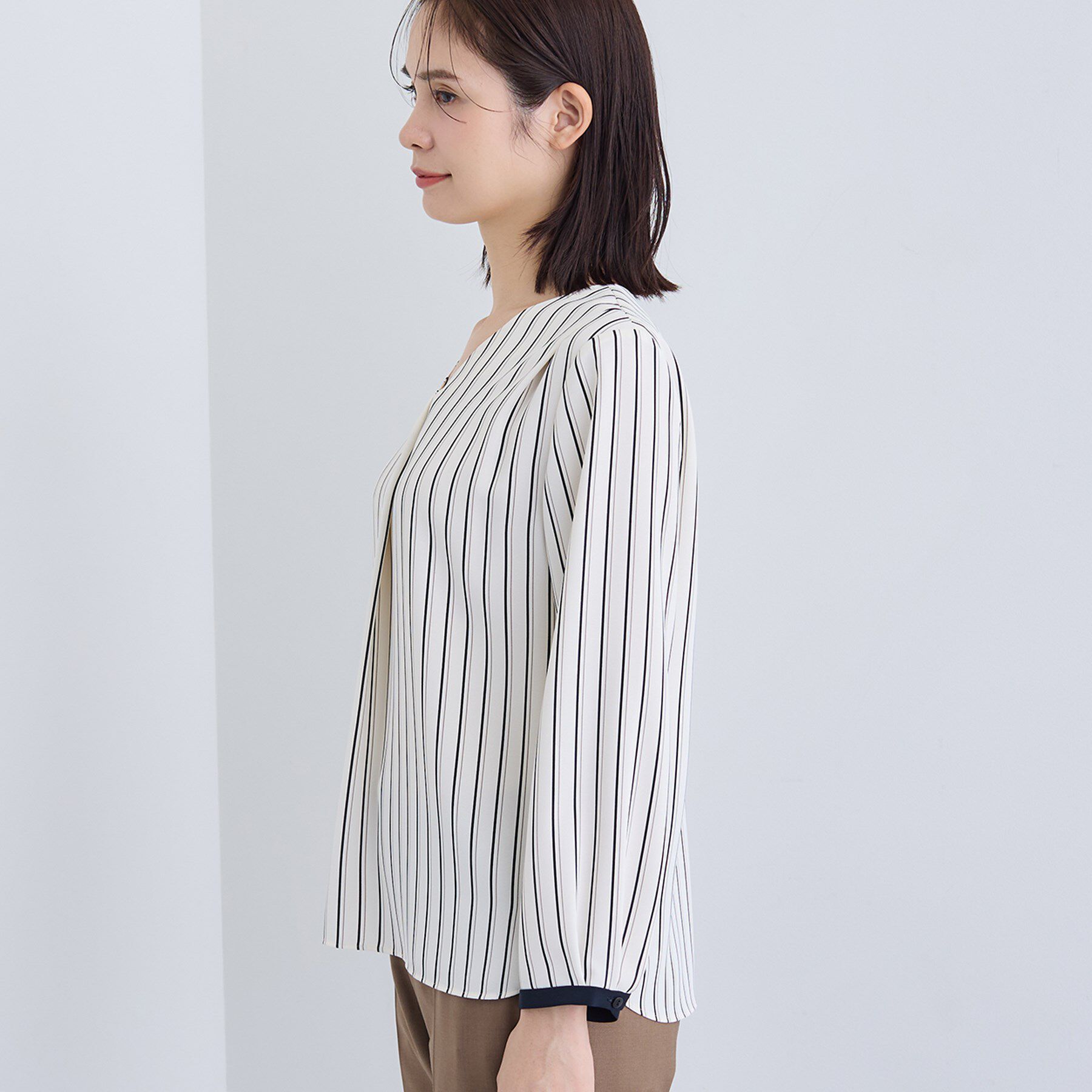 INDIVI「【通勤／イージーケア】Vネック ジョーゼットブラウス」|シャツ・ブラウス|