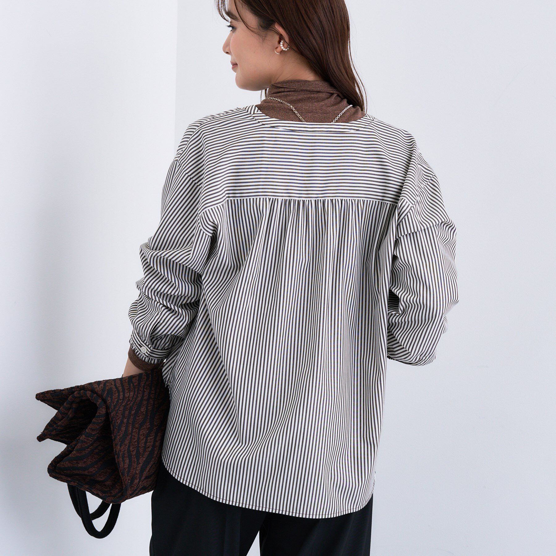 INDIVI「【洗える】胸元タックフリル長袖ブラウス」|シャツ・ブラウス|