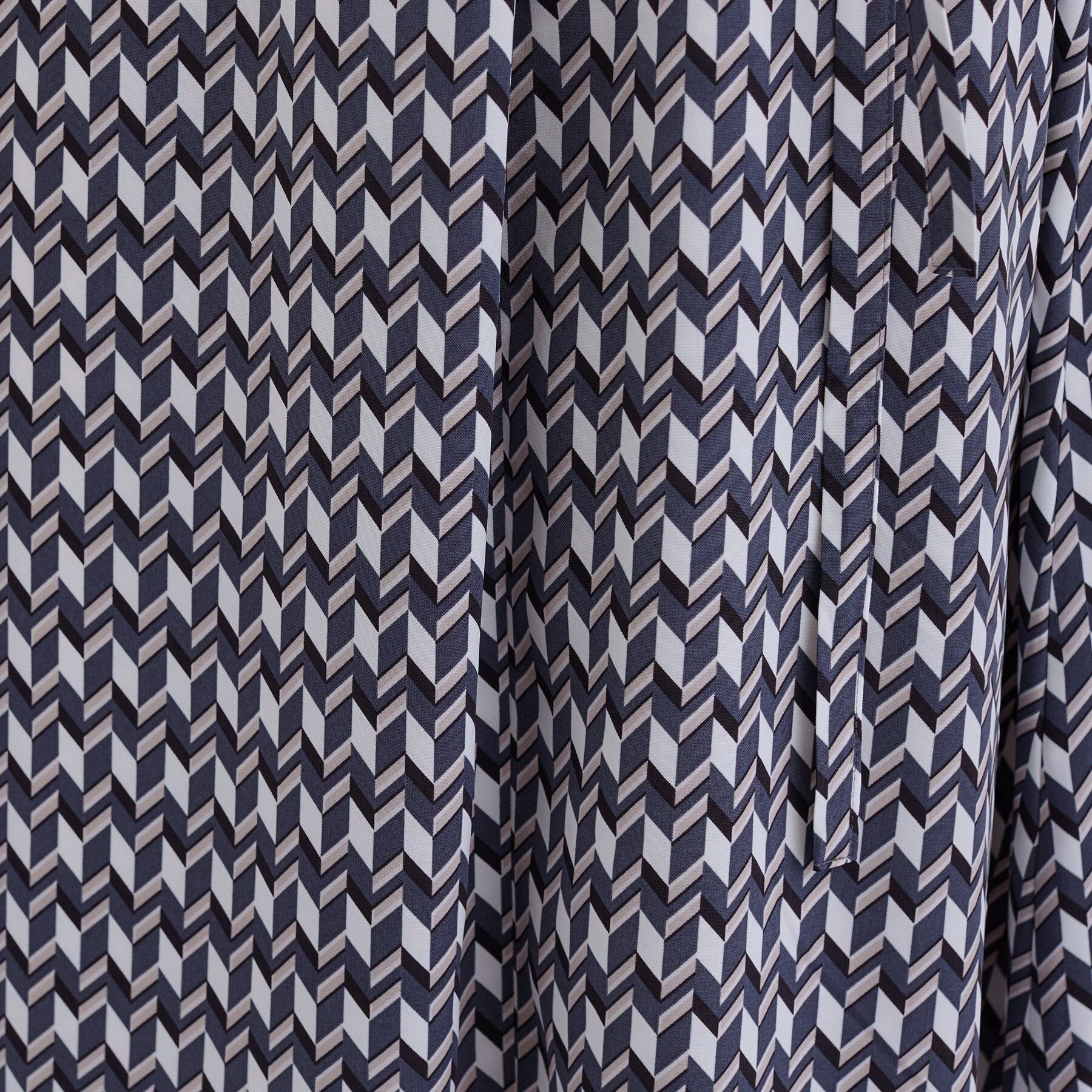 INDIVI「【洗える／オリジナル柄】ジオメプリント フレアワンピース」|ワンピース|